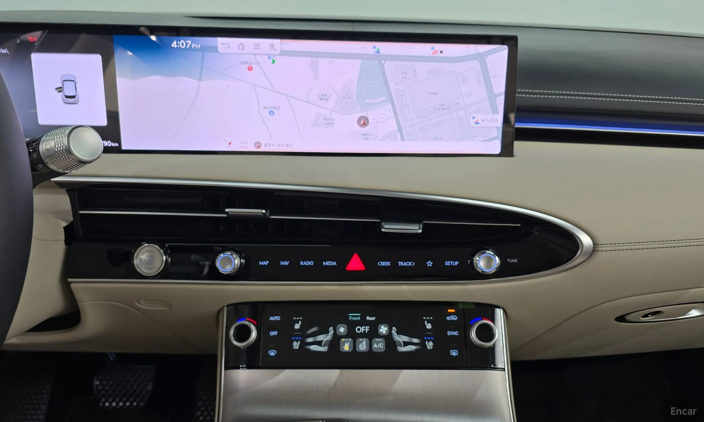Genesis GV70 превью 14
