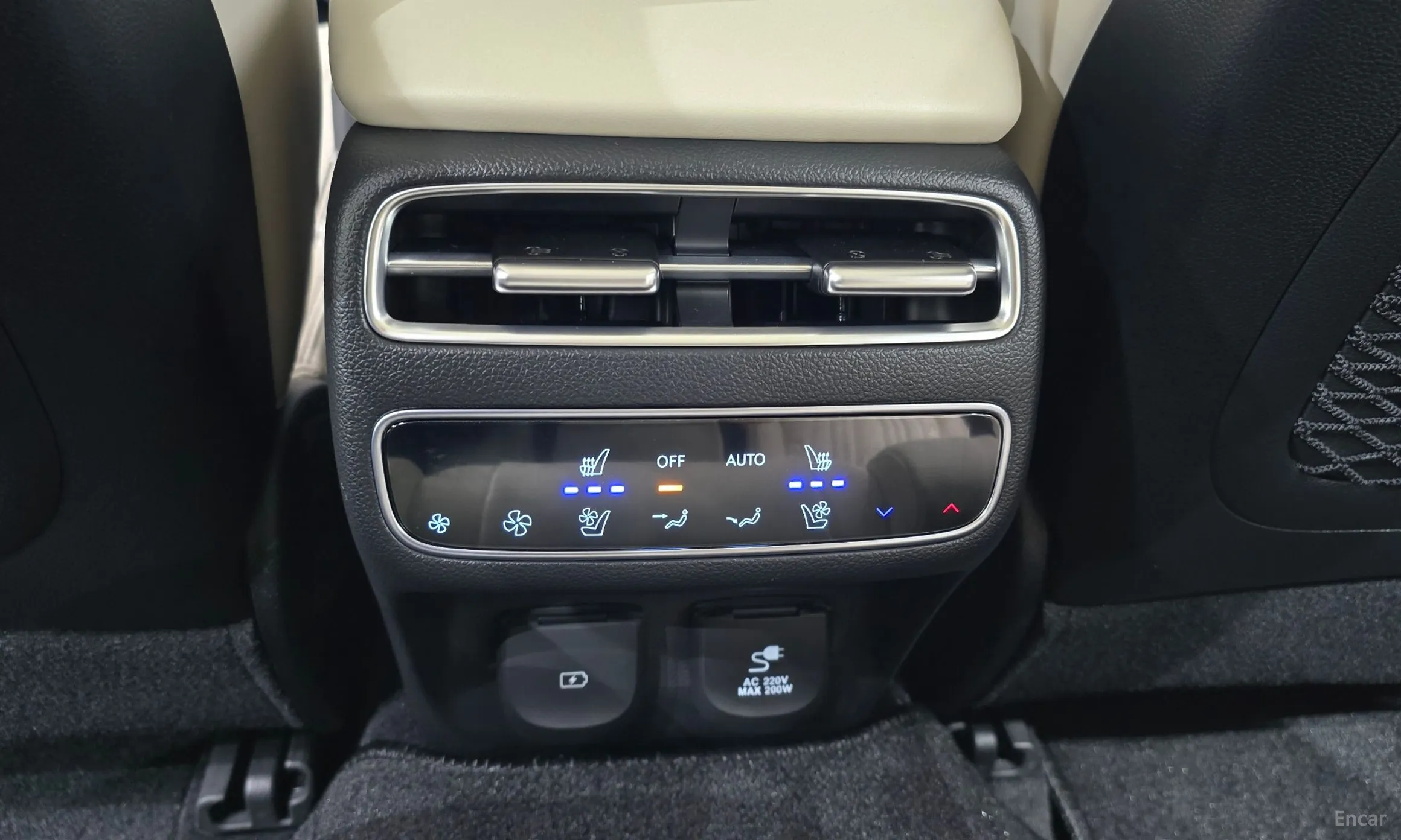 Genesis GV70 превью 19