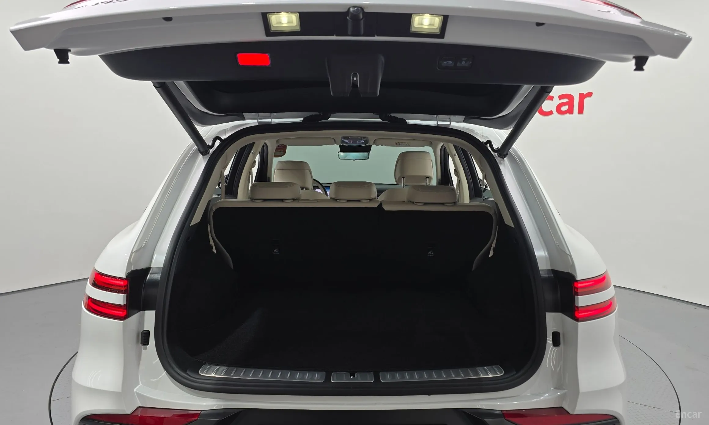 Genesis GV70 превью 20
