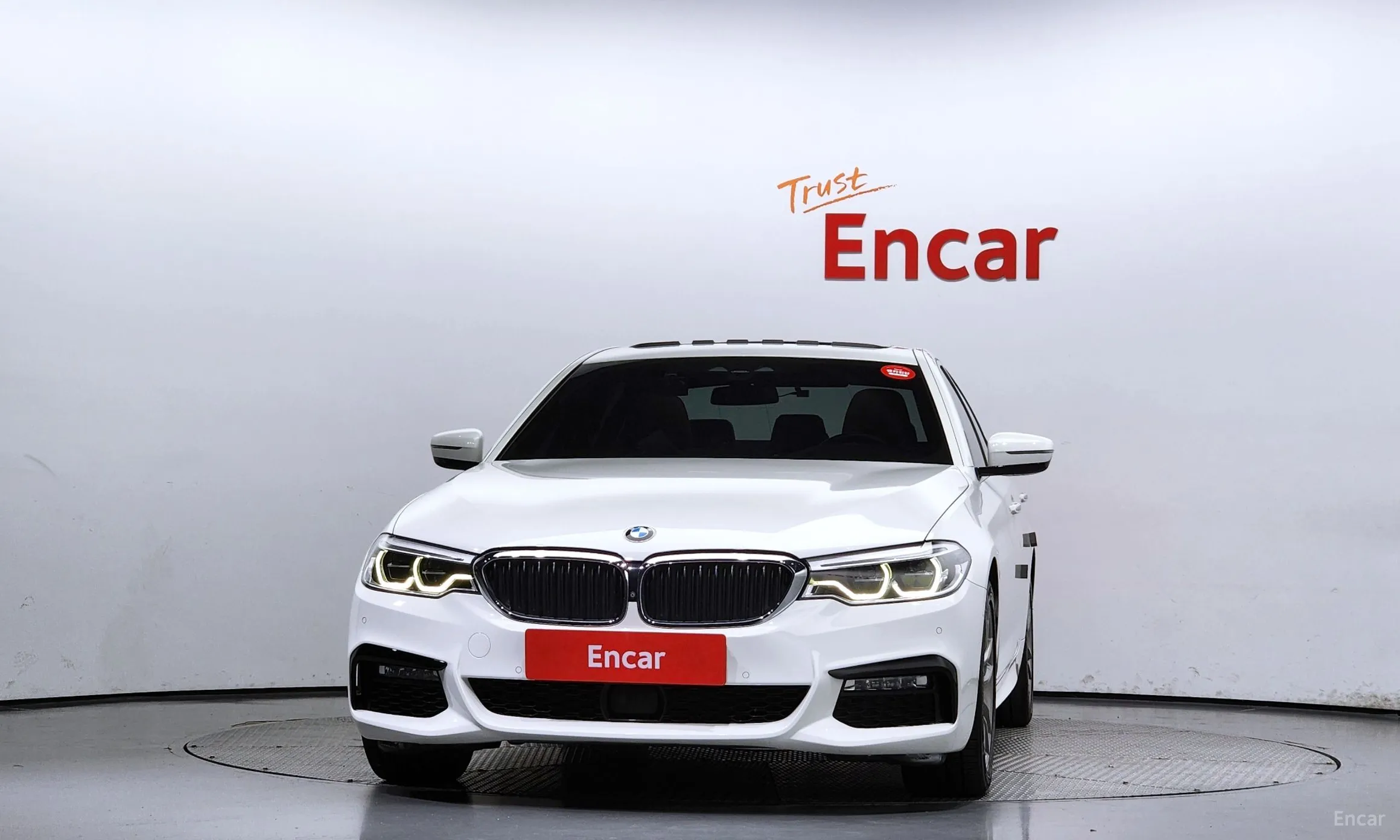 BMW 5 Series (G30) превью 2