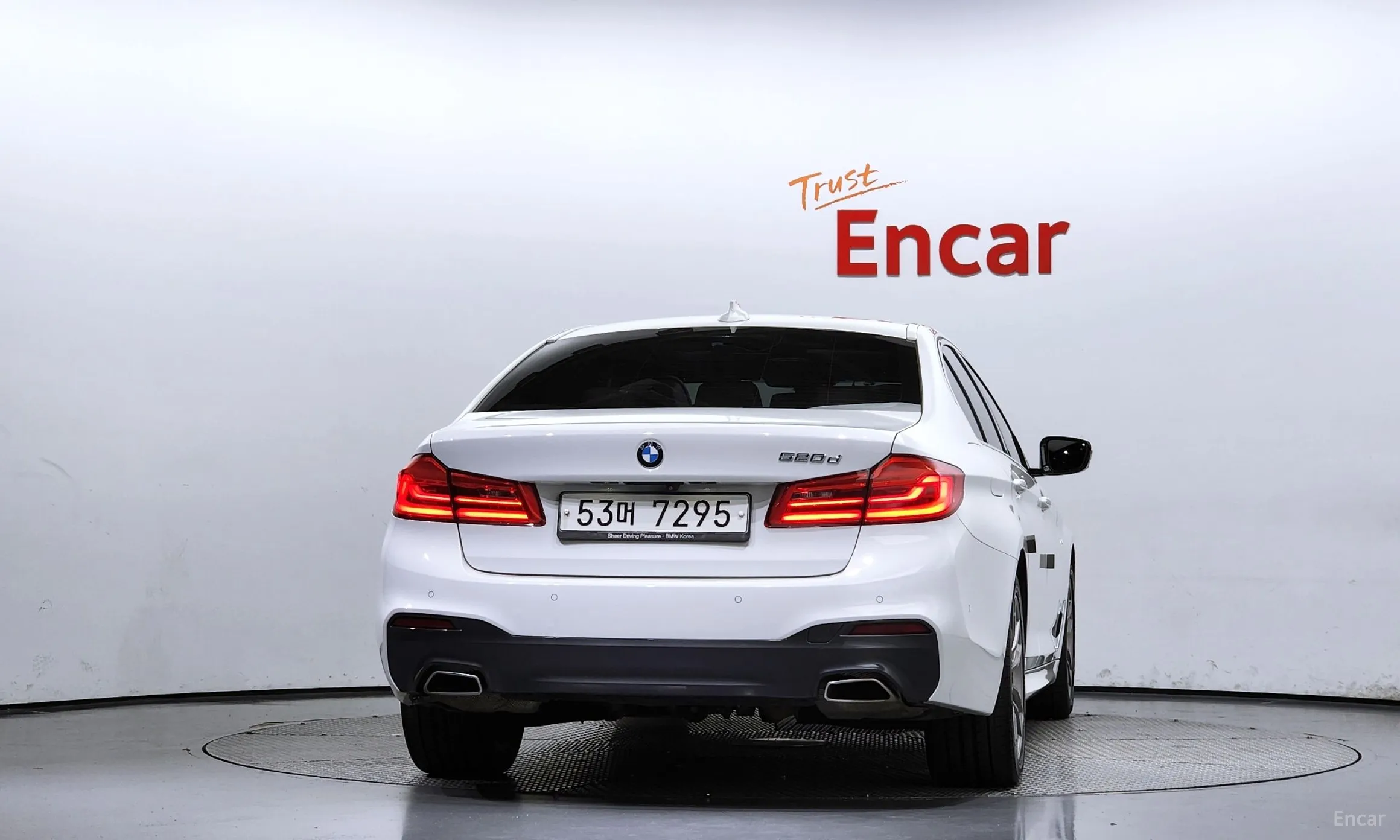 BMW 5 Series (G30) превью 3