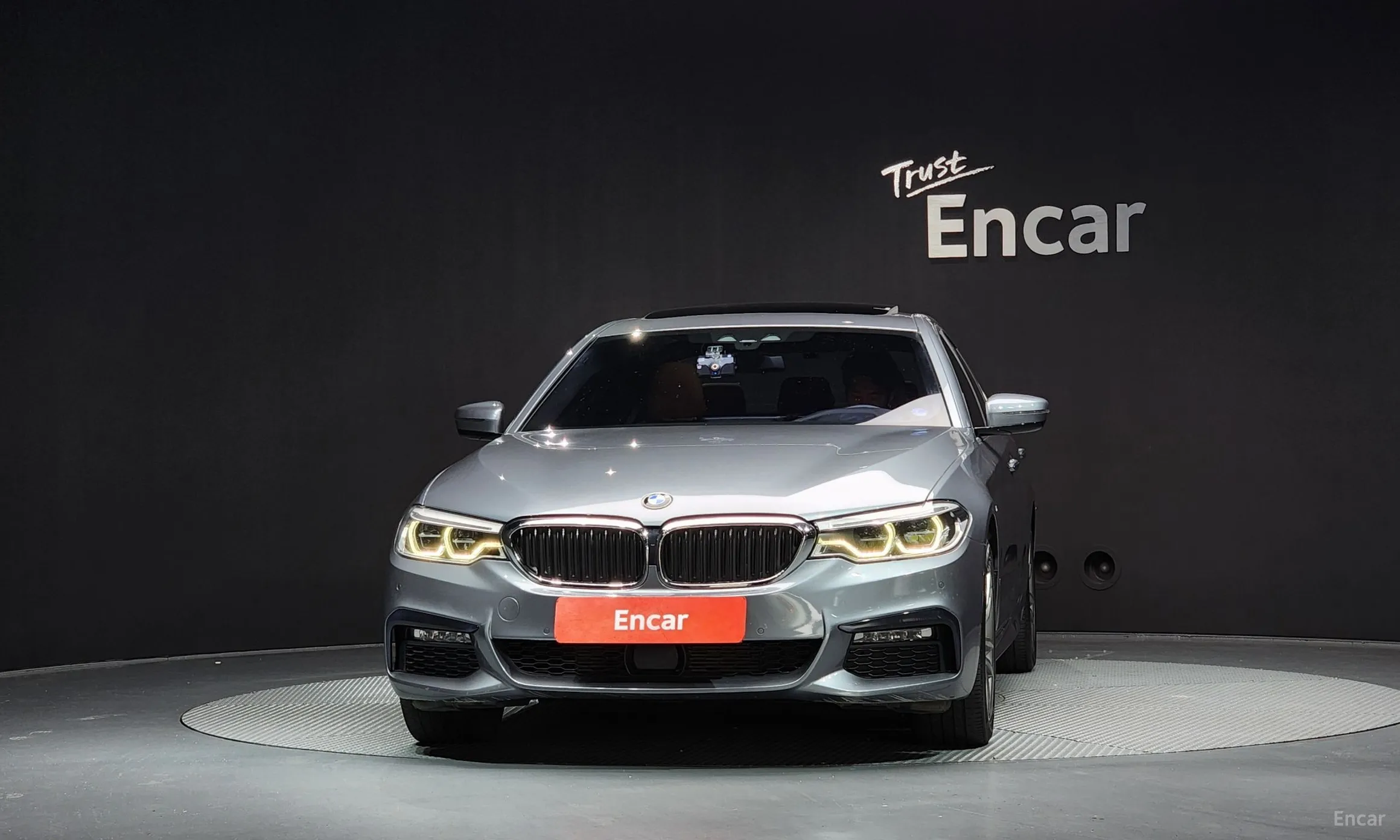 BMW 5 Series (G30) превью 2
