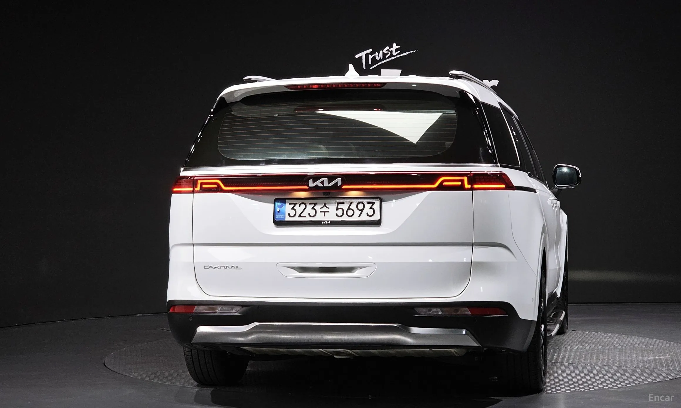 Kia Carnival Gen 4 превью 3