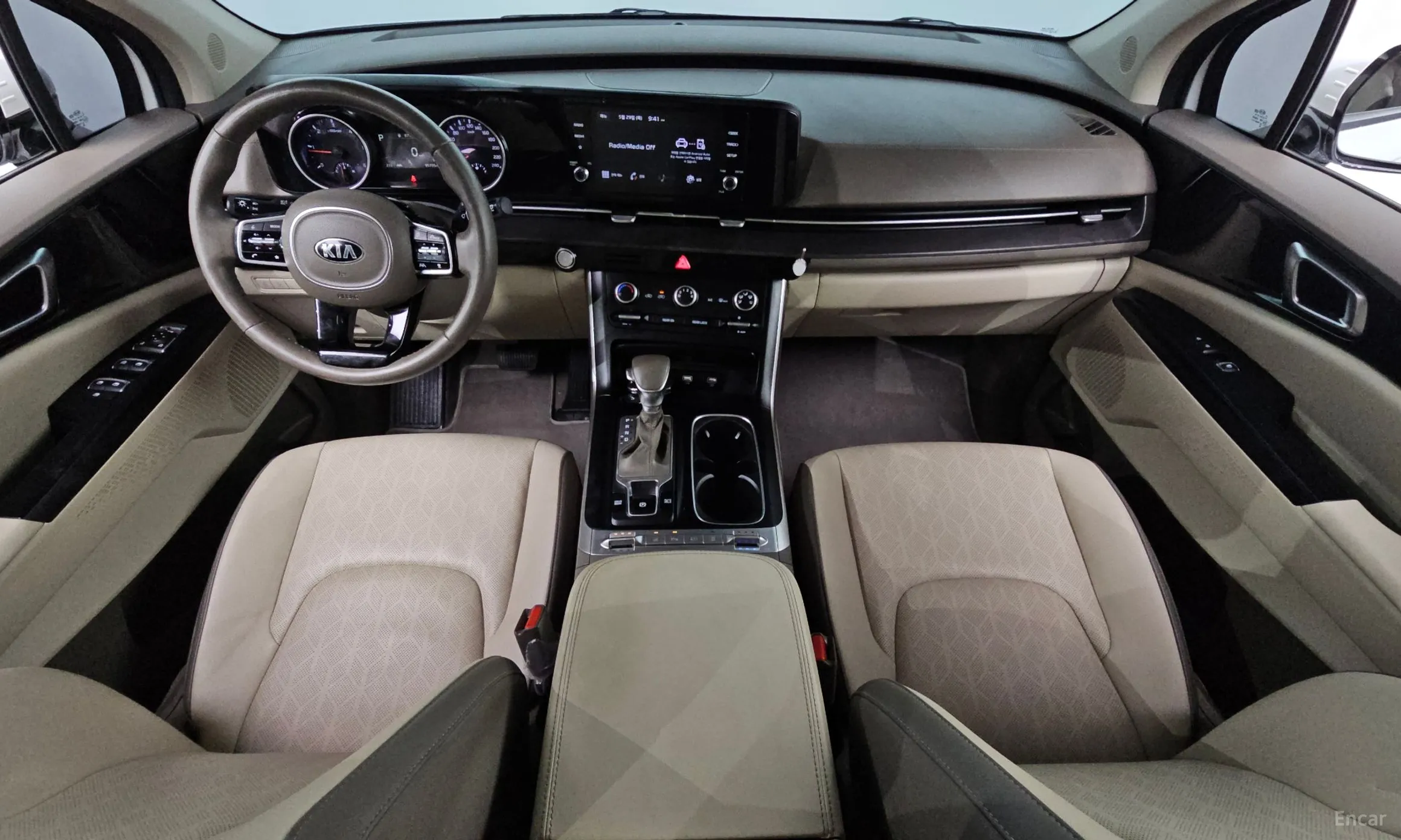 Kia Carnival Gen 4 превью 4