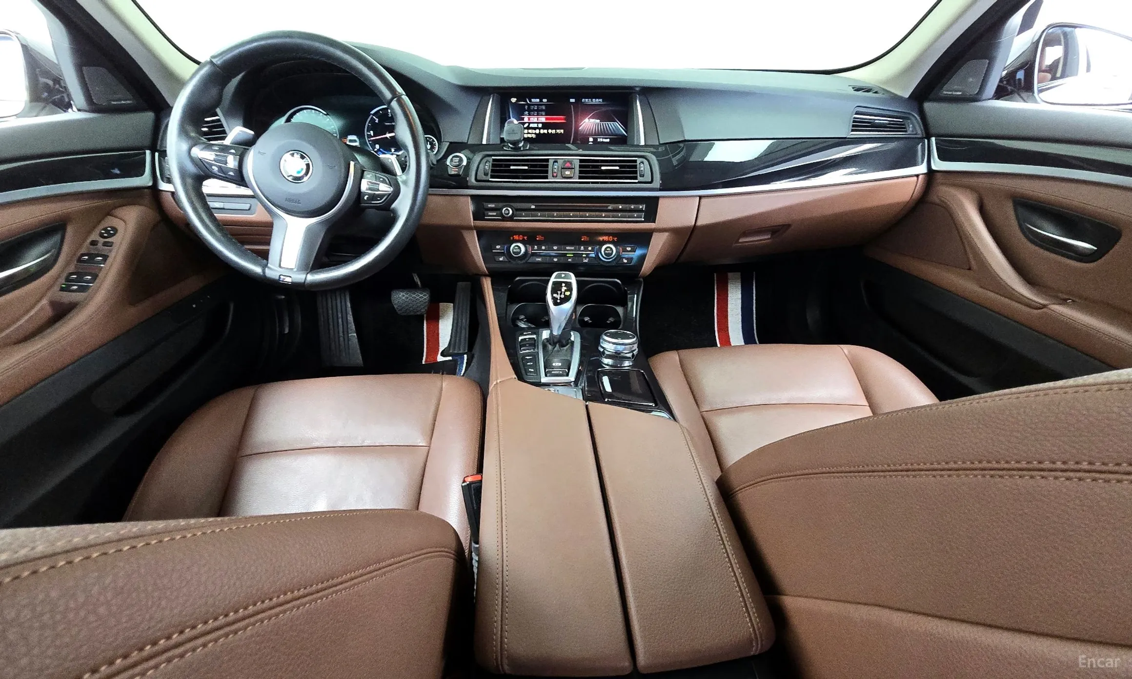 BMW 5 Series (F10) превью 4