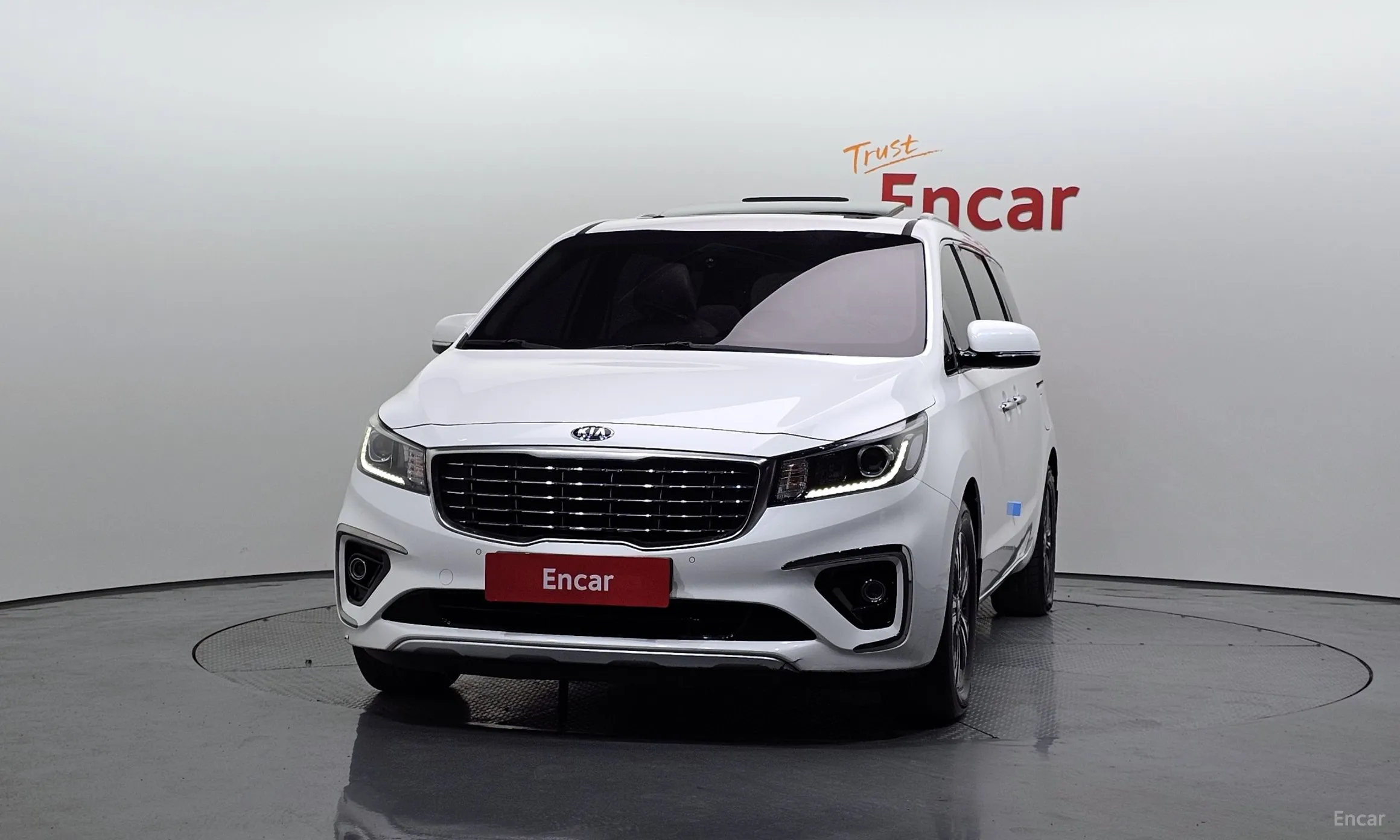Kia Carnival превью 2