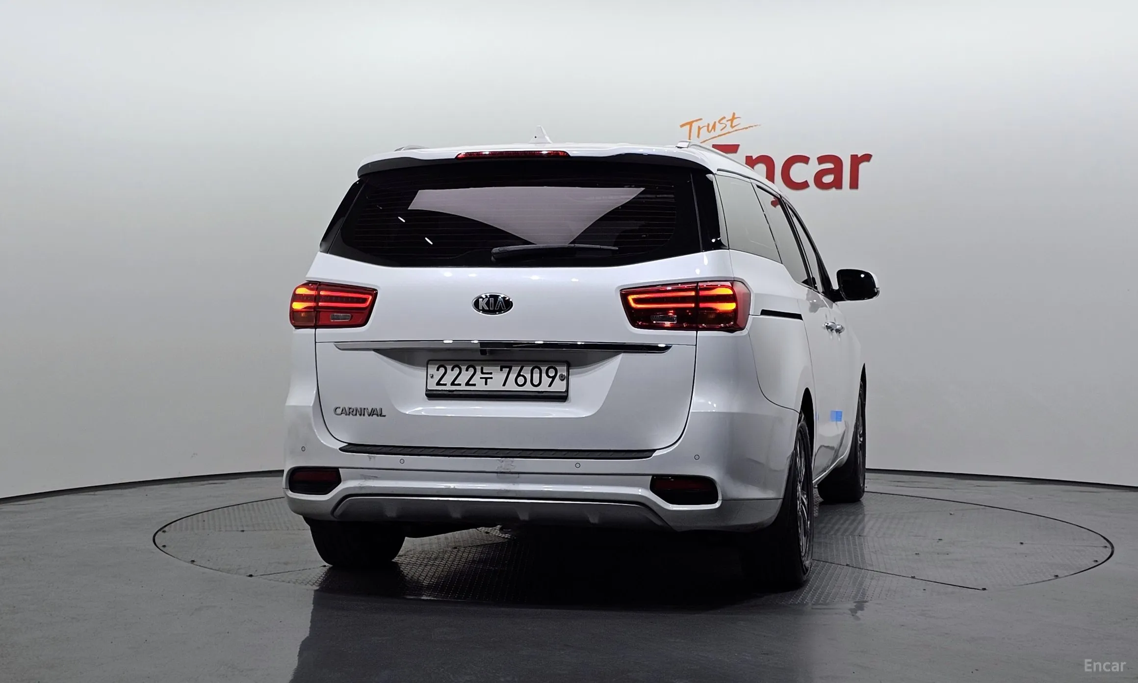 Kia Carnival превью 3