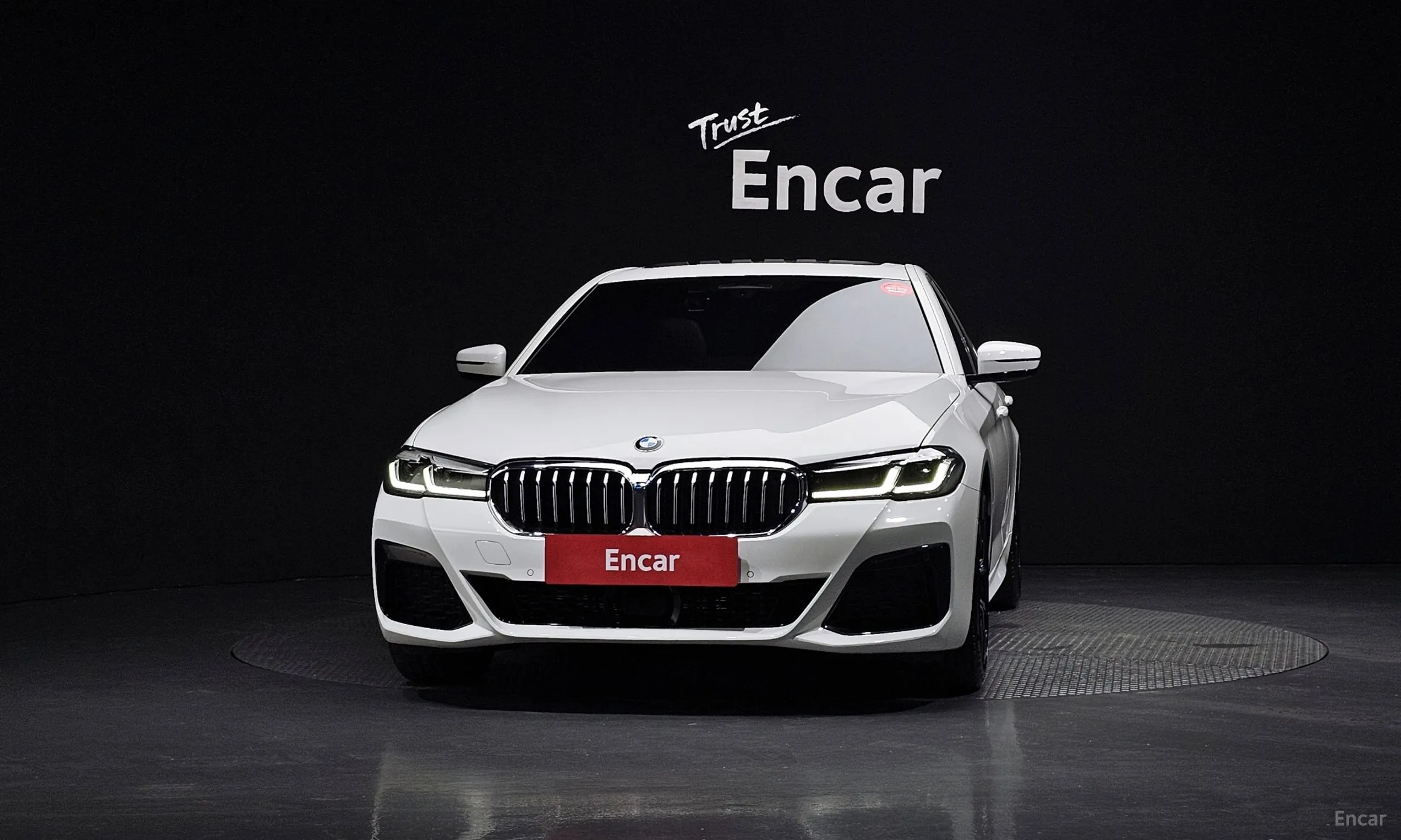 BMW 5 Series (G30) превью 2