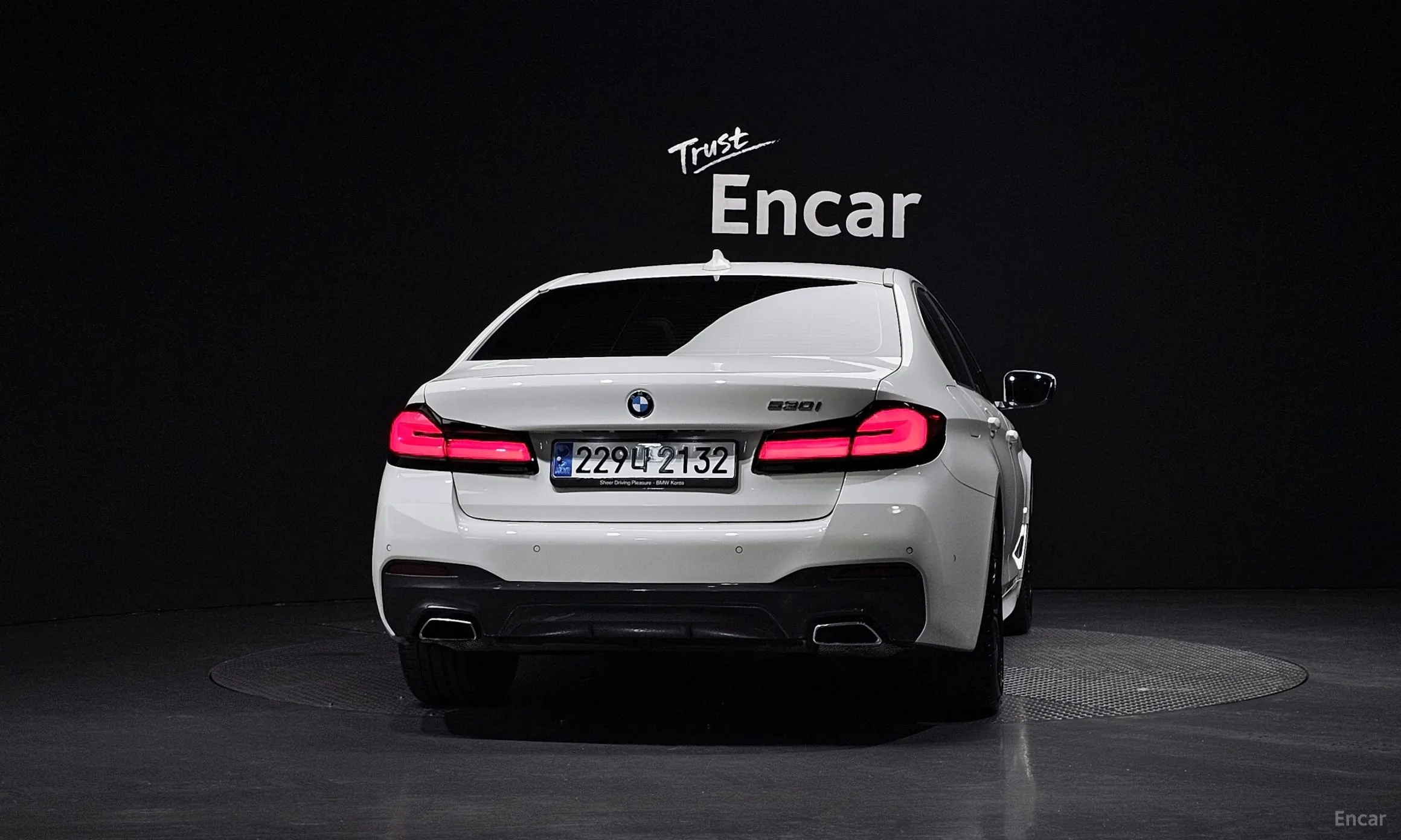 BMW 5 Series (G30) превью 3