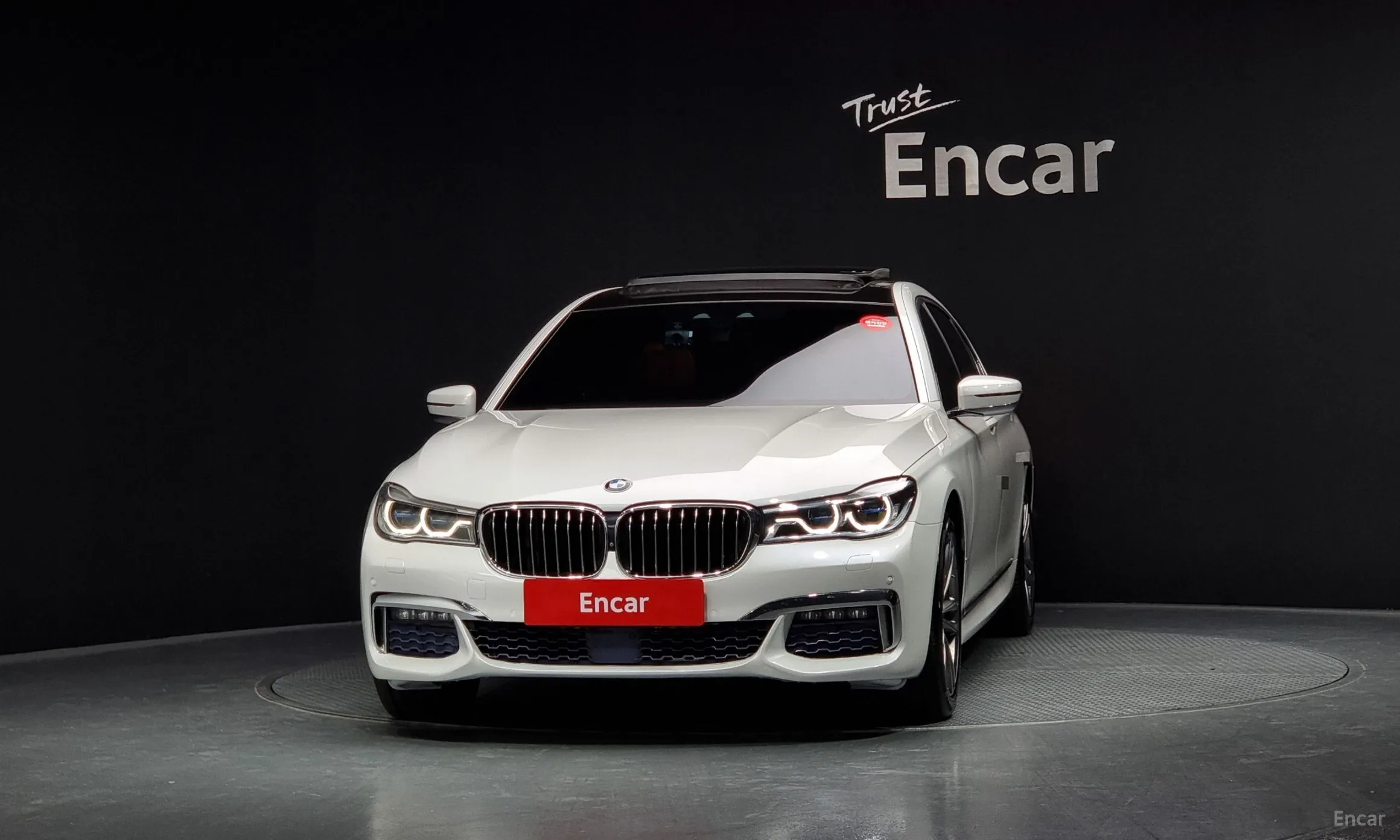 BMW 7 Series (G11) превью 2