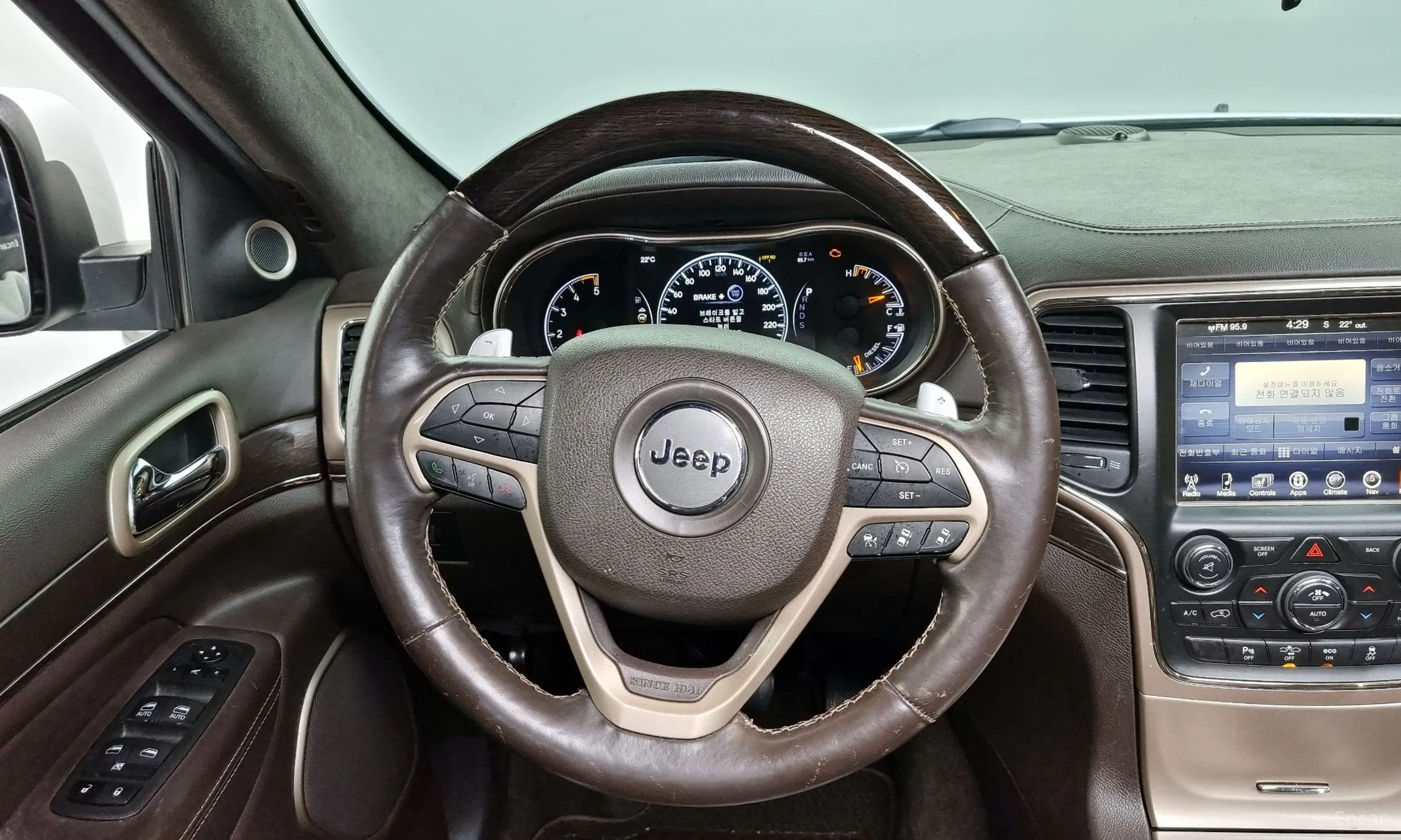 Jeep Grand Cherokee превью 13