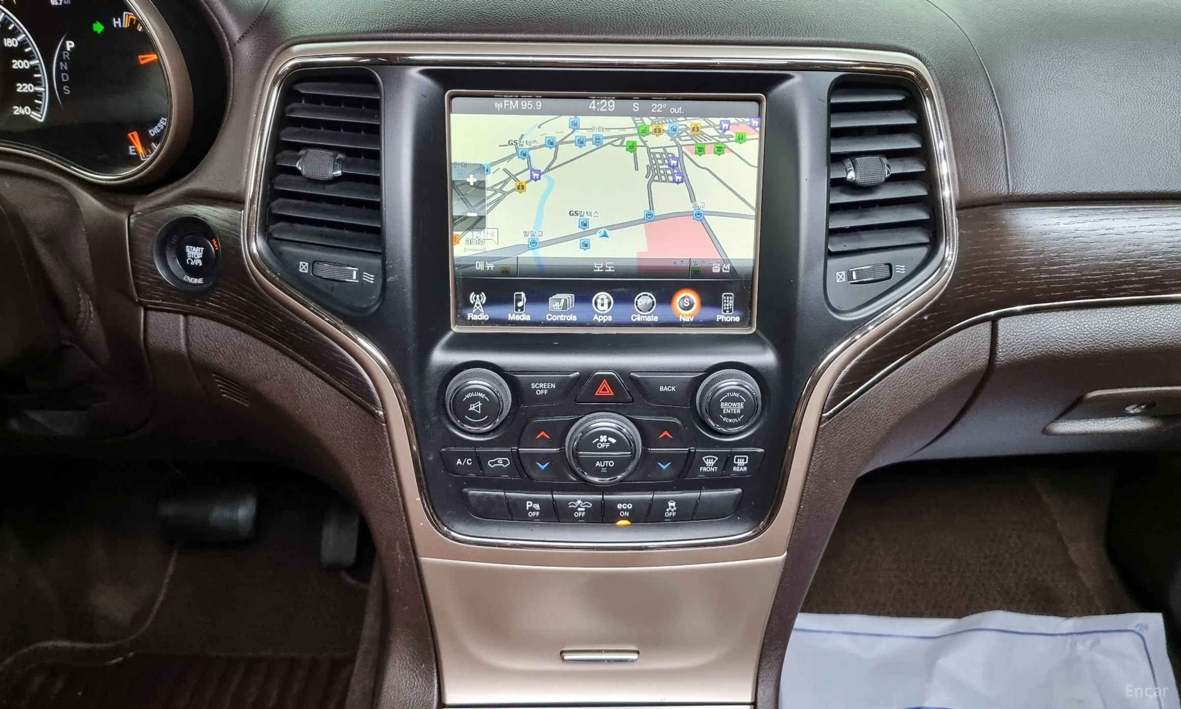 Jeep Grand Cherokee превью 14