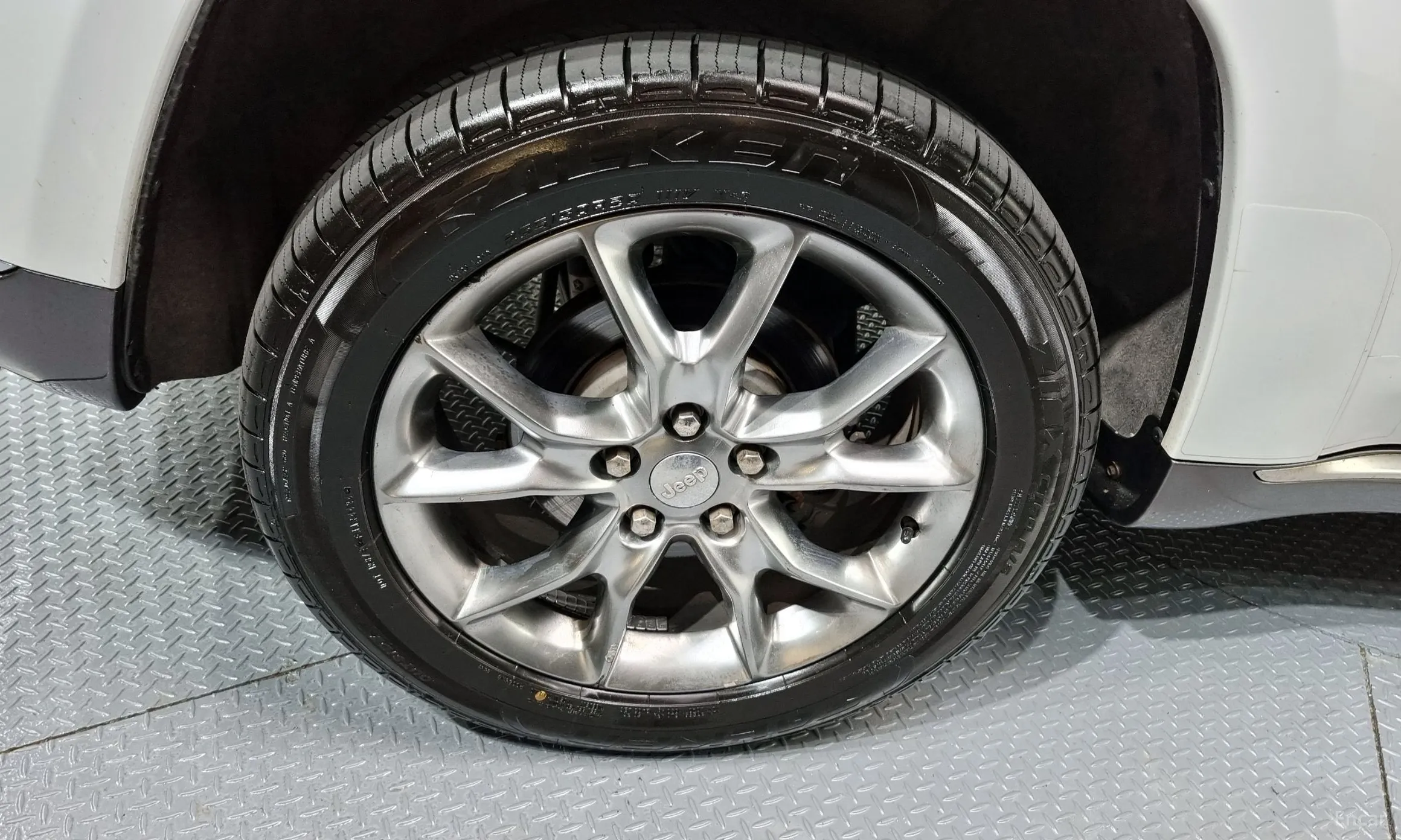 Jeep Grand Cherokee превью 20