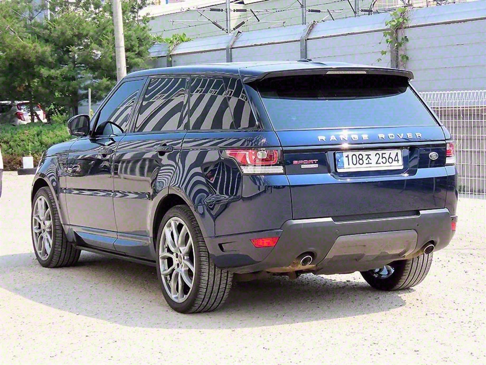 Land Rover Range Rover Sport 2nd Generation