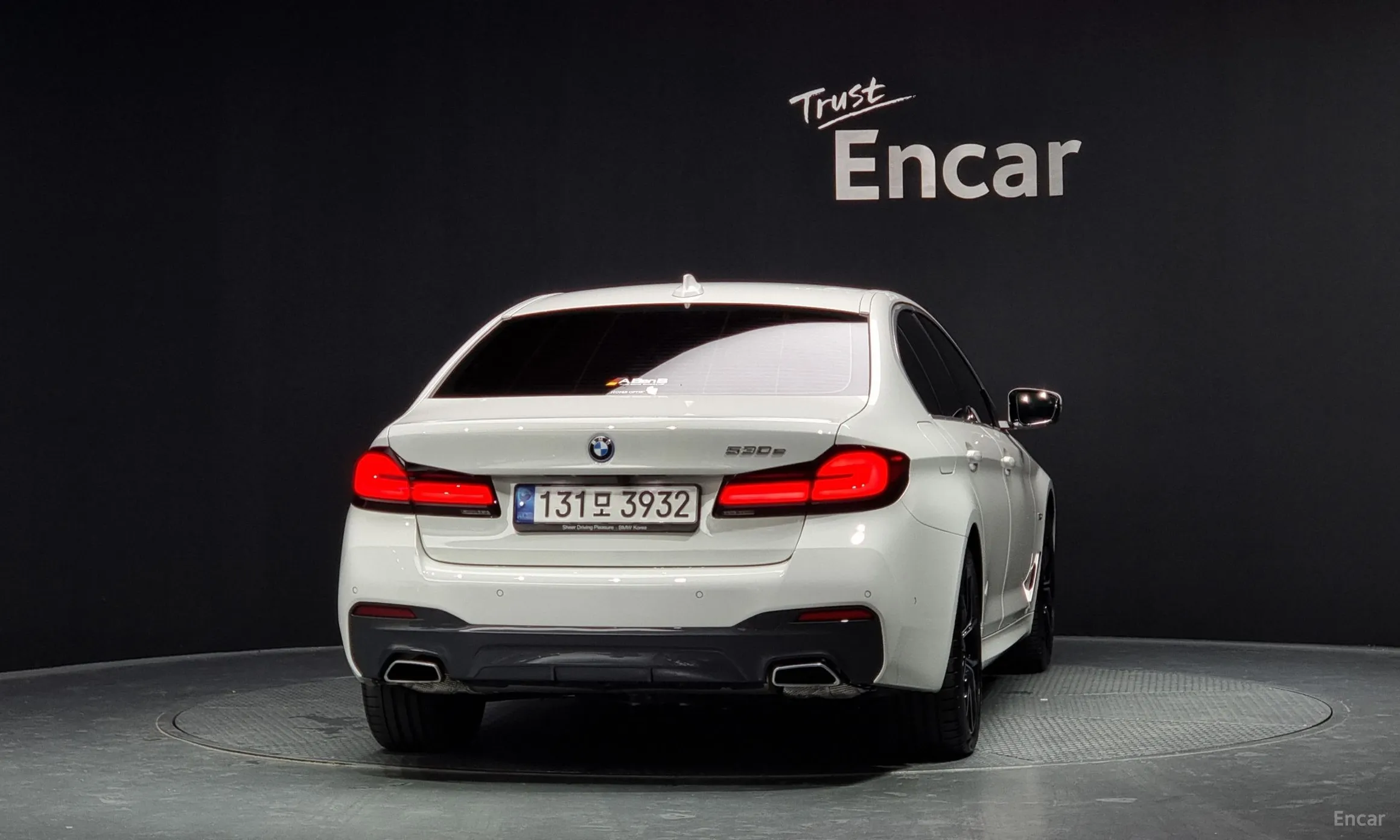 BMW 5 Series (G30) превью 3