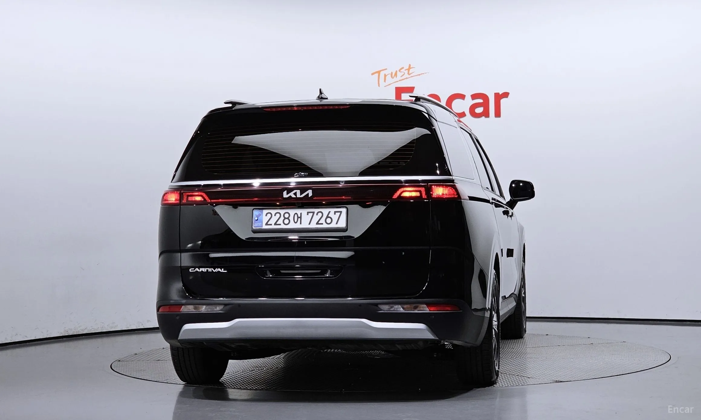 Kia Carnival Gen 4 превью 3