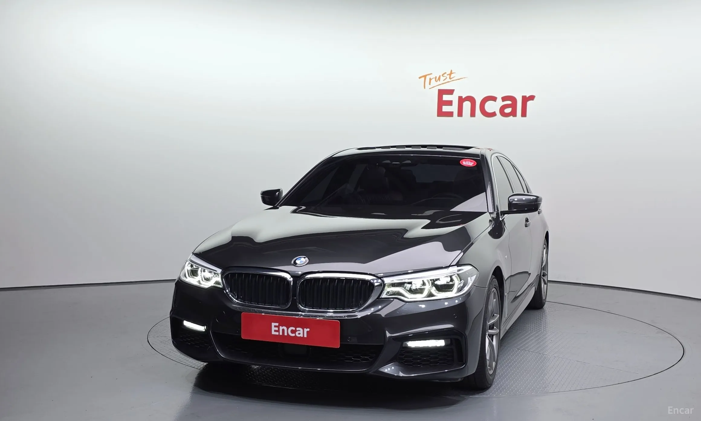 BMW 5 Series (G30) превью 2