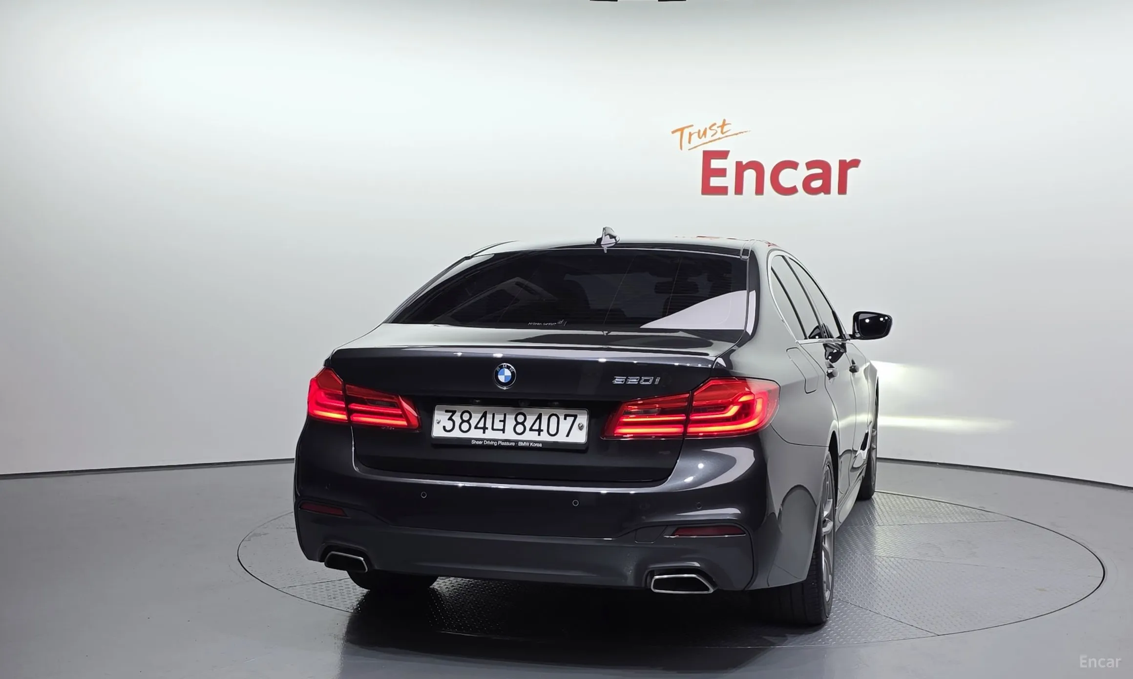 BMW 5 Series (G30) превью 3