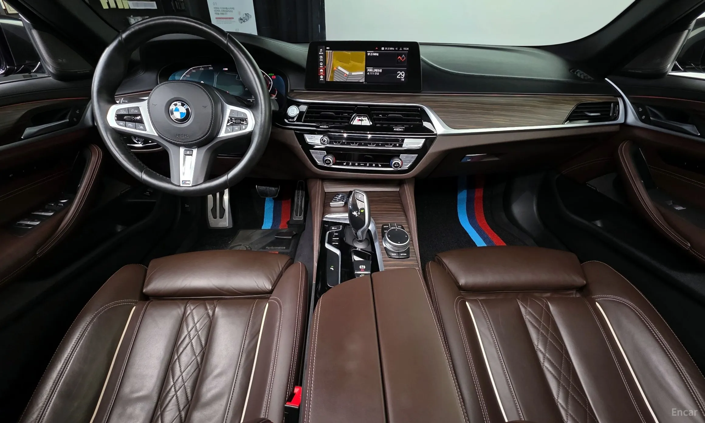BMW 5 Series (G30) превью 4