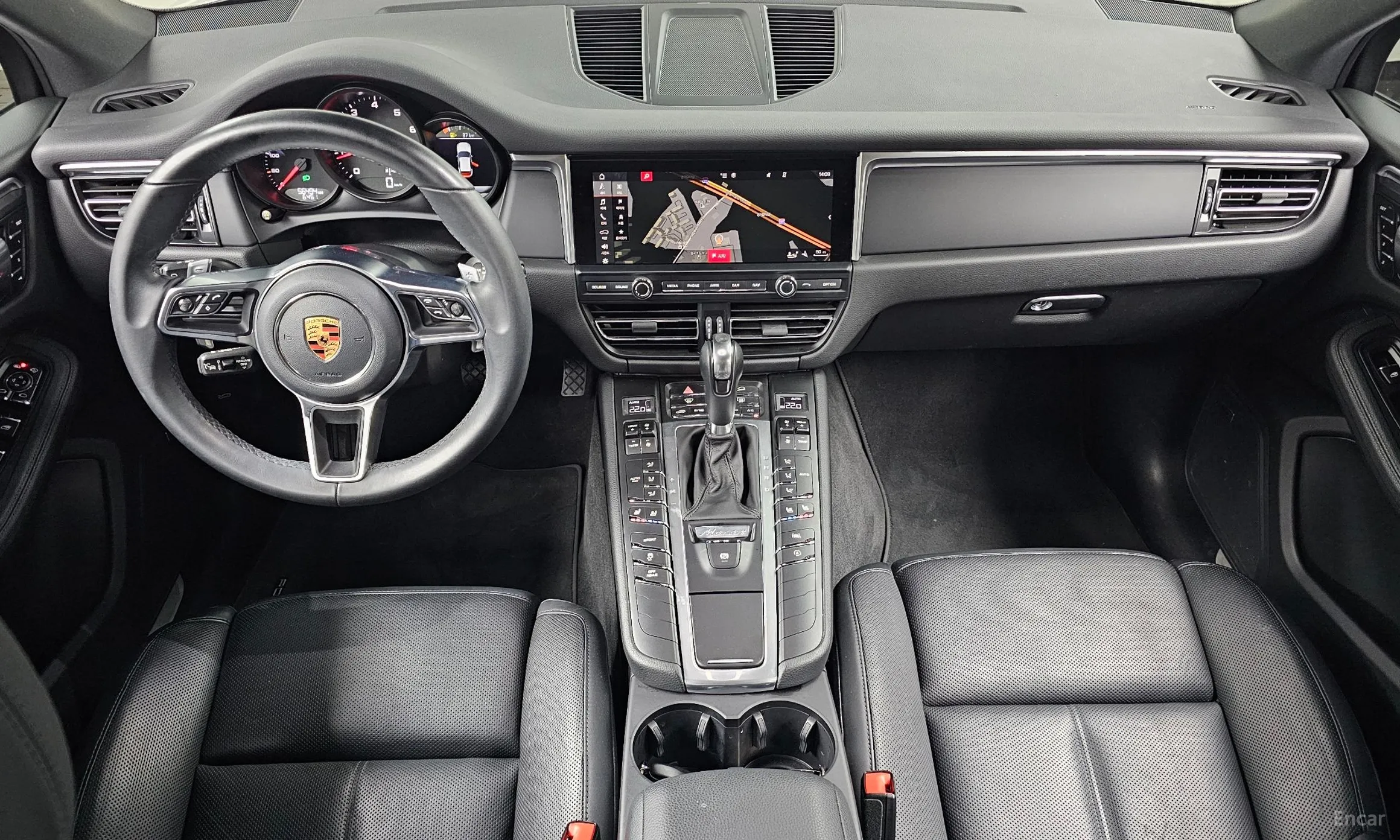 Porsche Macan превью 4
