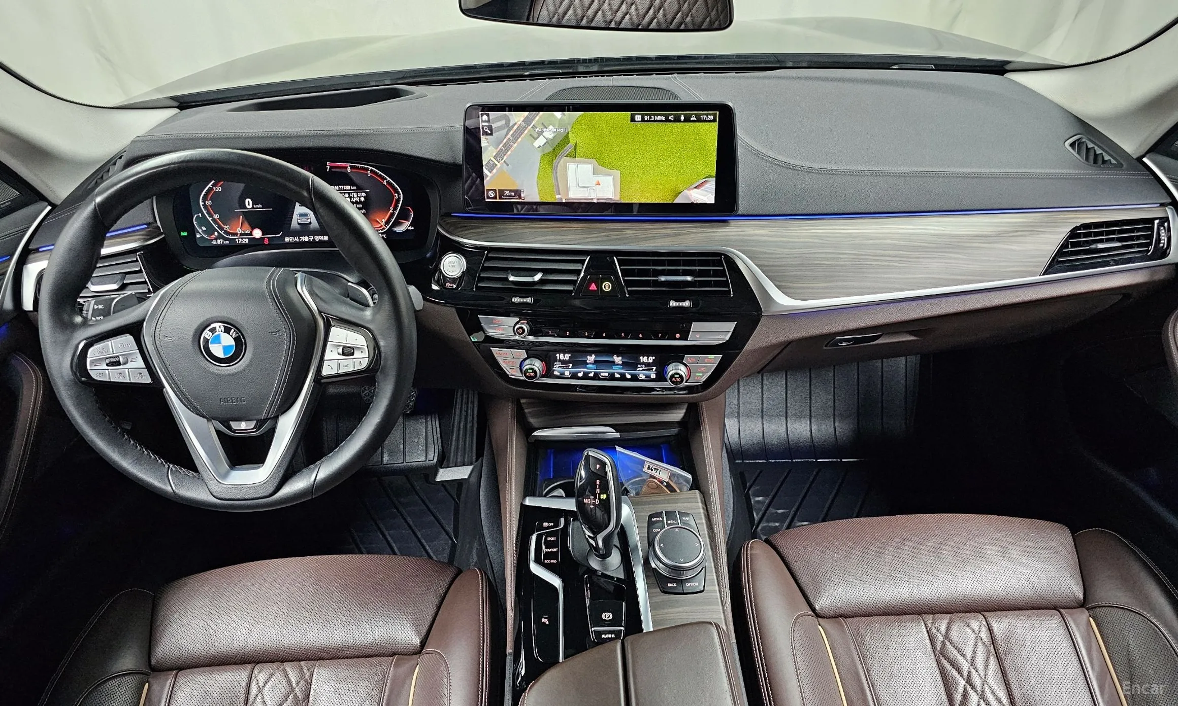 BMW 5 Series (G30) превью 4