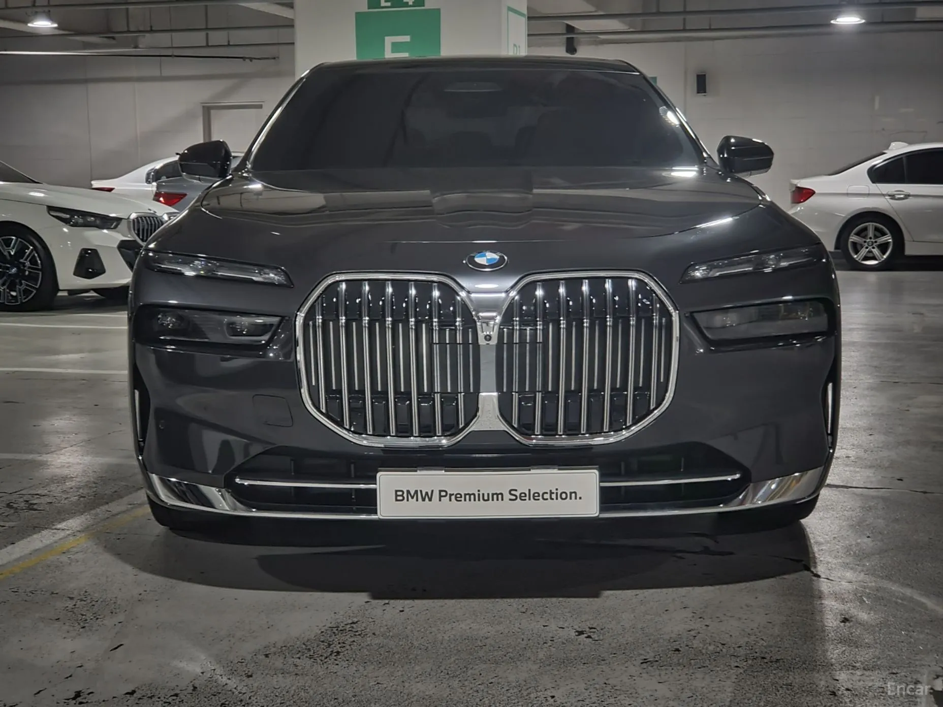 BMW 7 Series (G70) превью 2