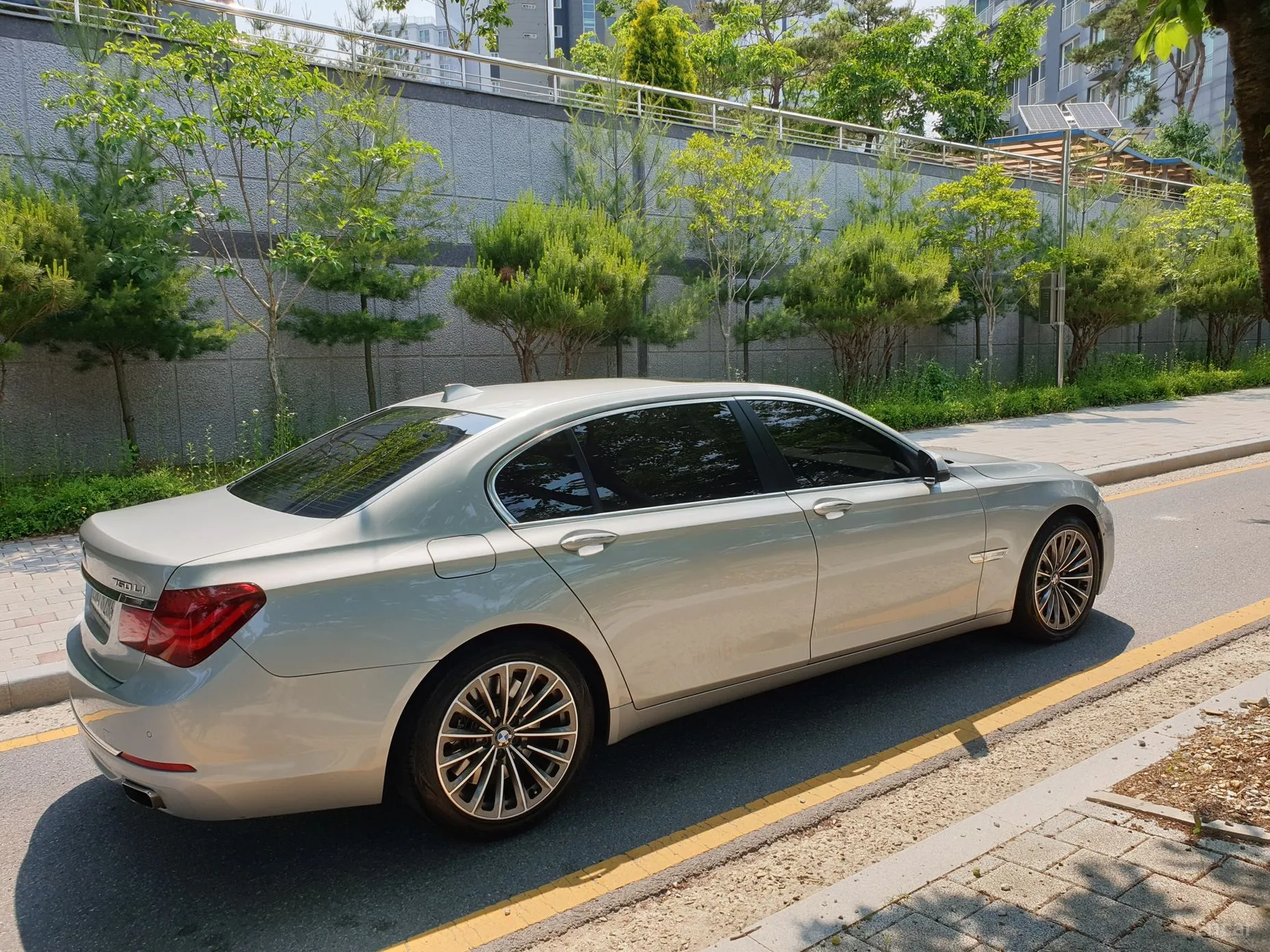 BMW 7 Series (F01) превью 4