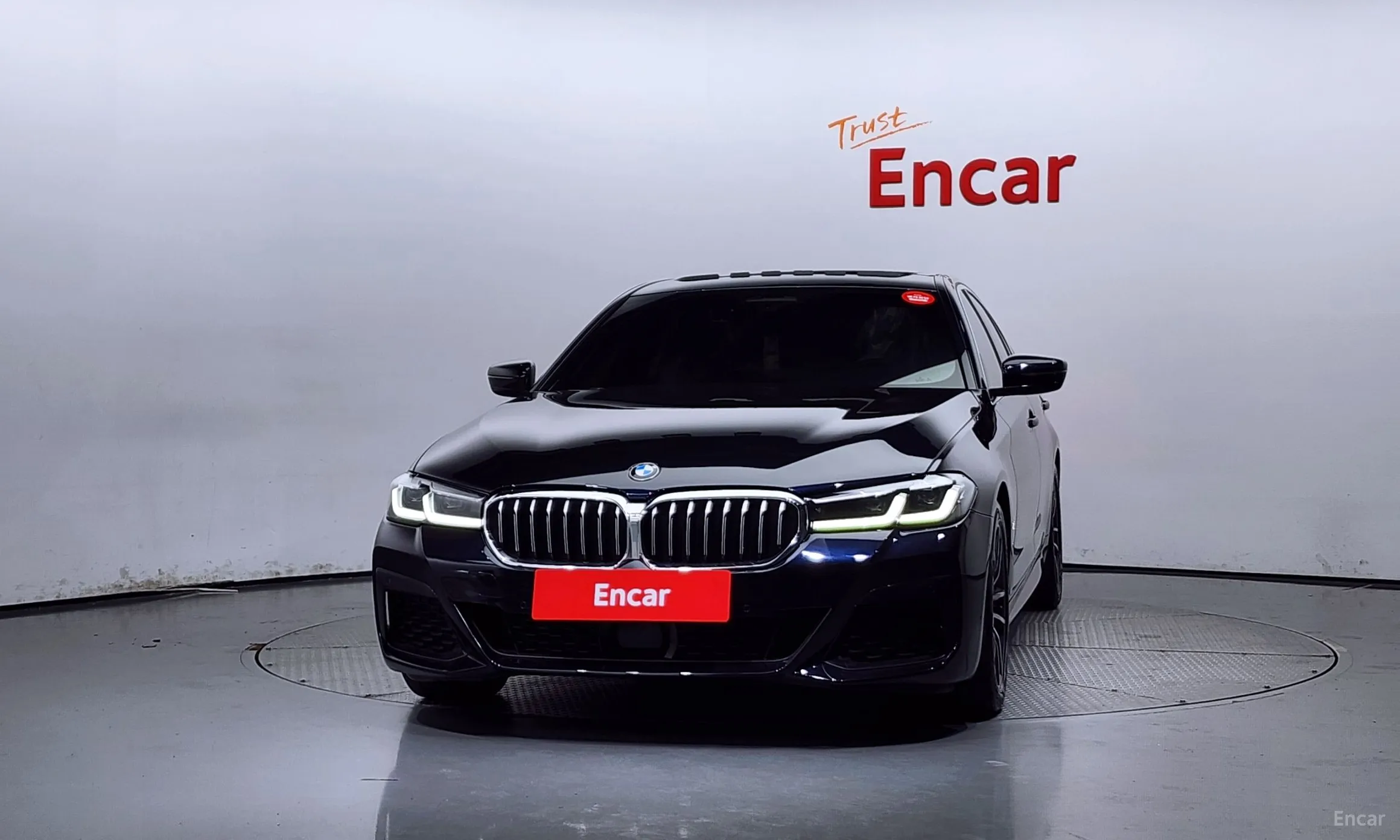 BMW 5 Series (G30) превью 2