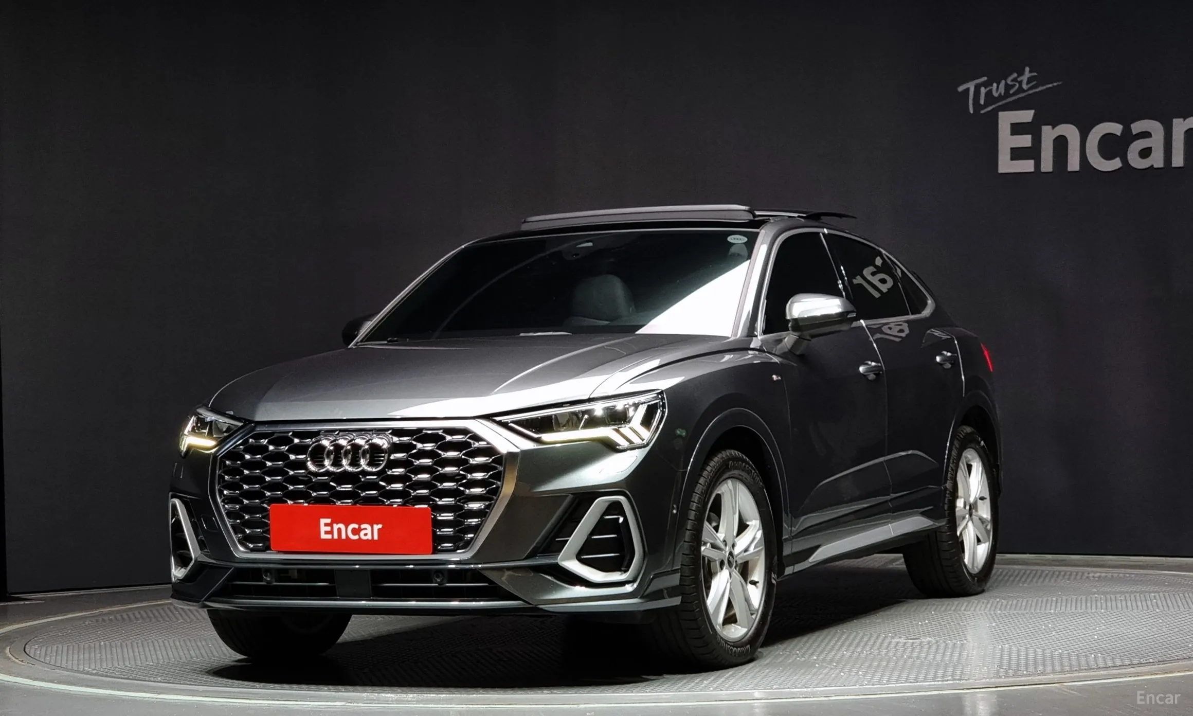 Audi Q3 (F3)