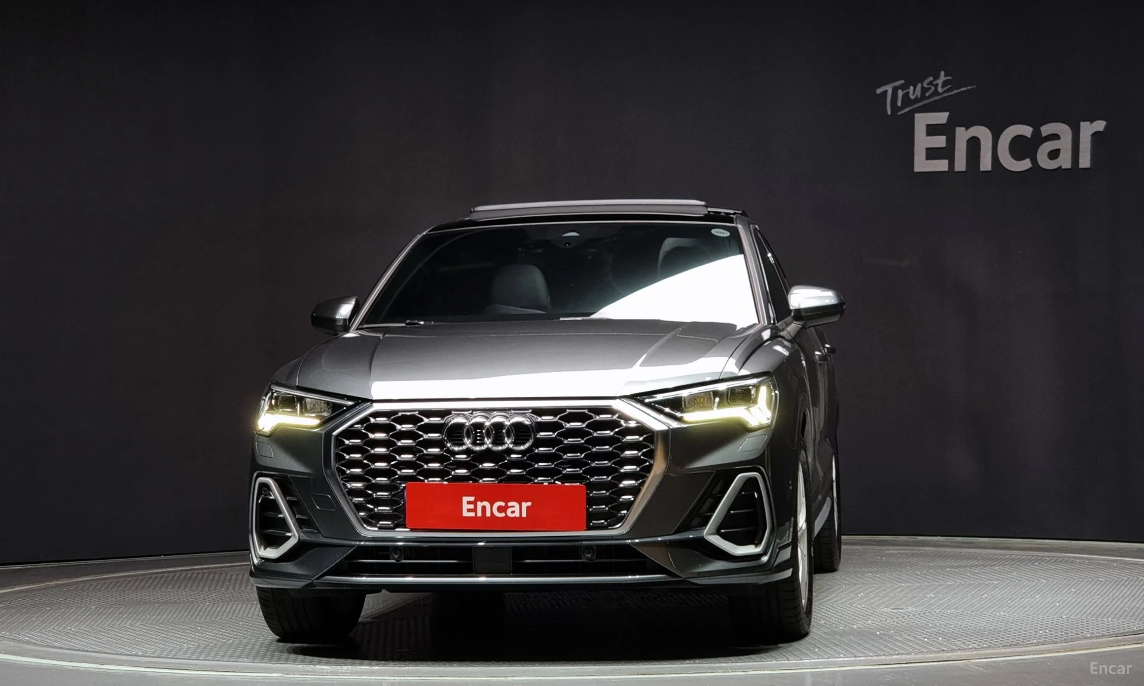Audi Q3 (F3)