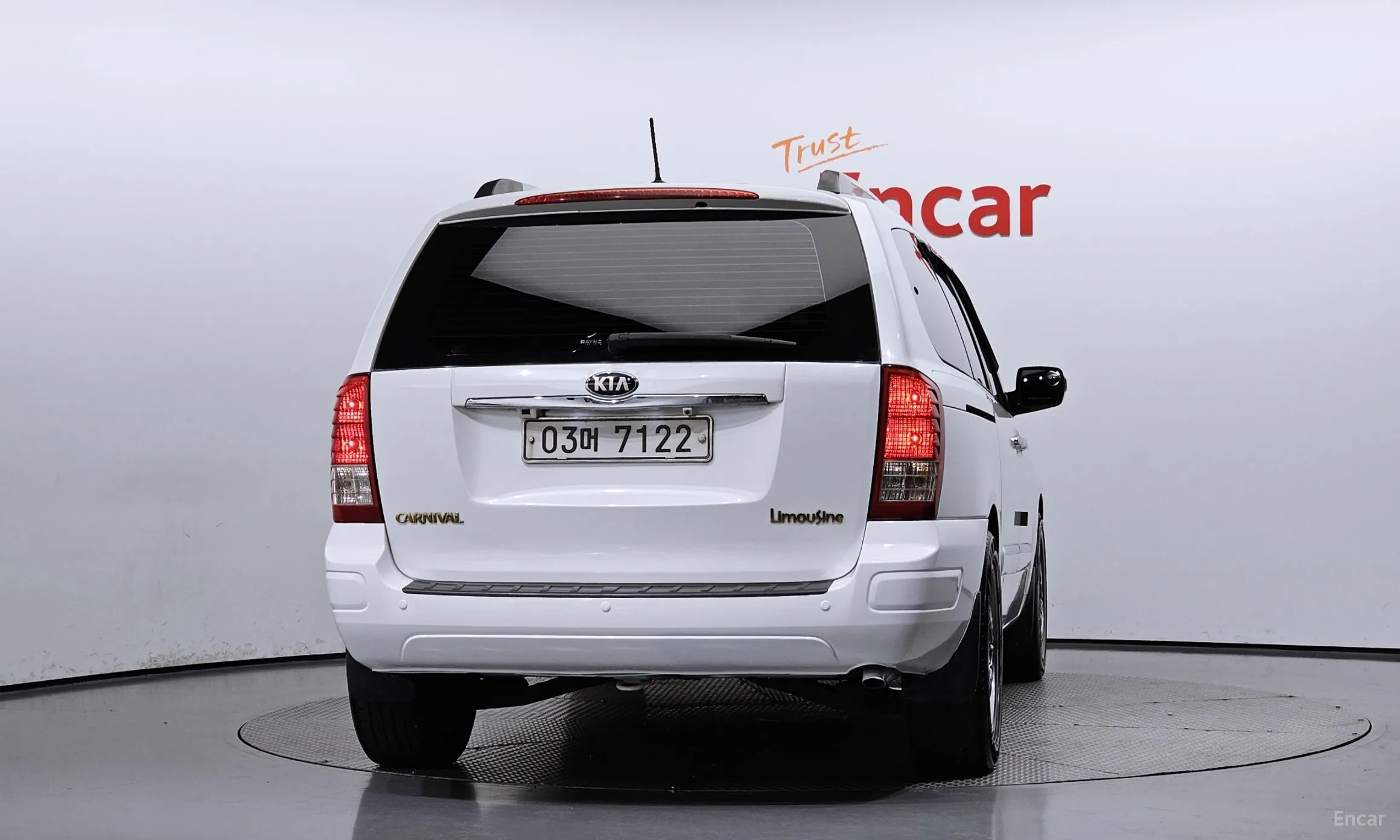 Kia Carnival R превью 3
