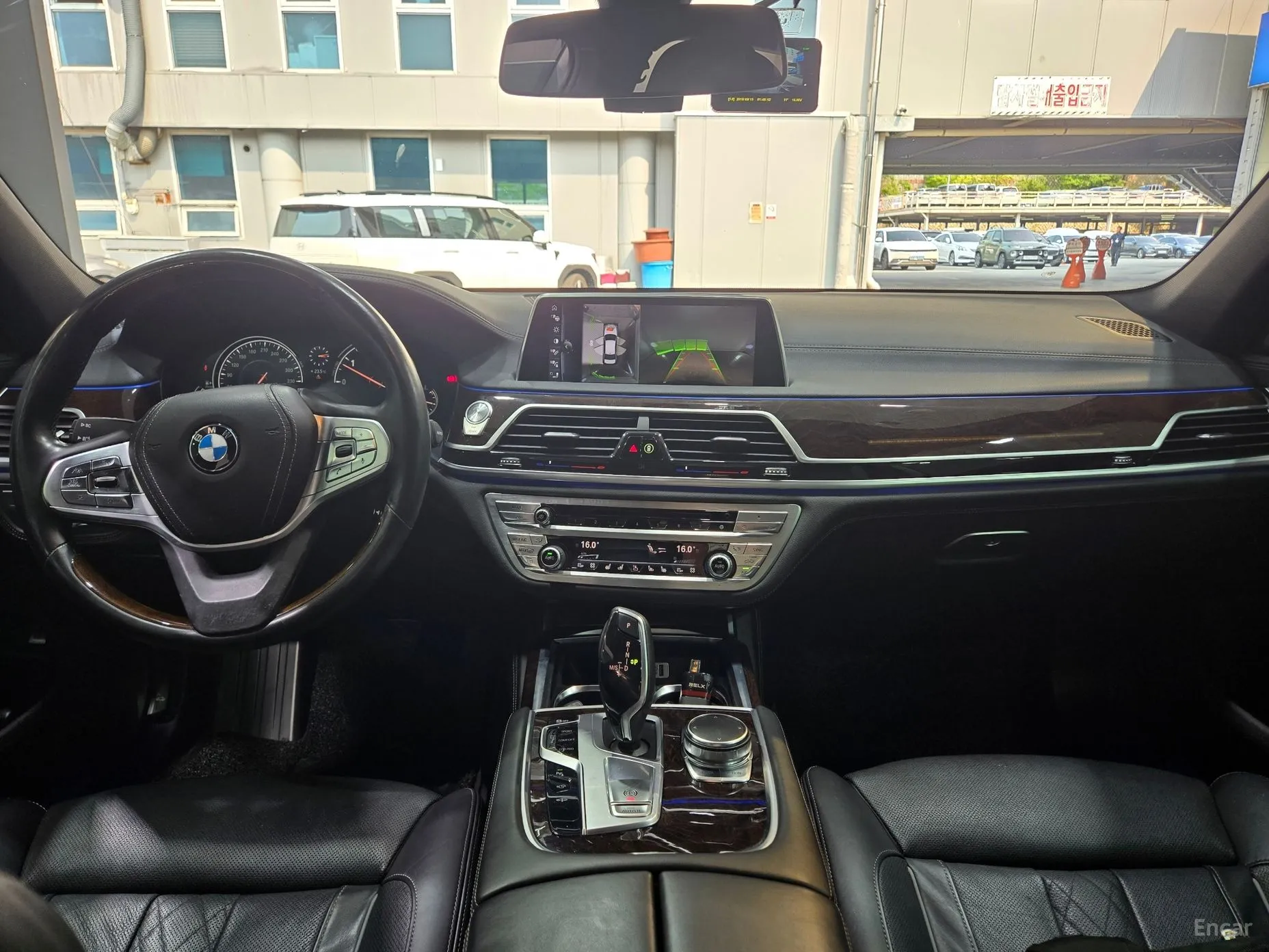 BMW 7 Series (G11) превью 4