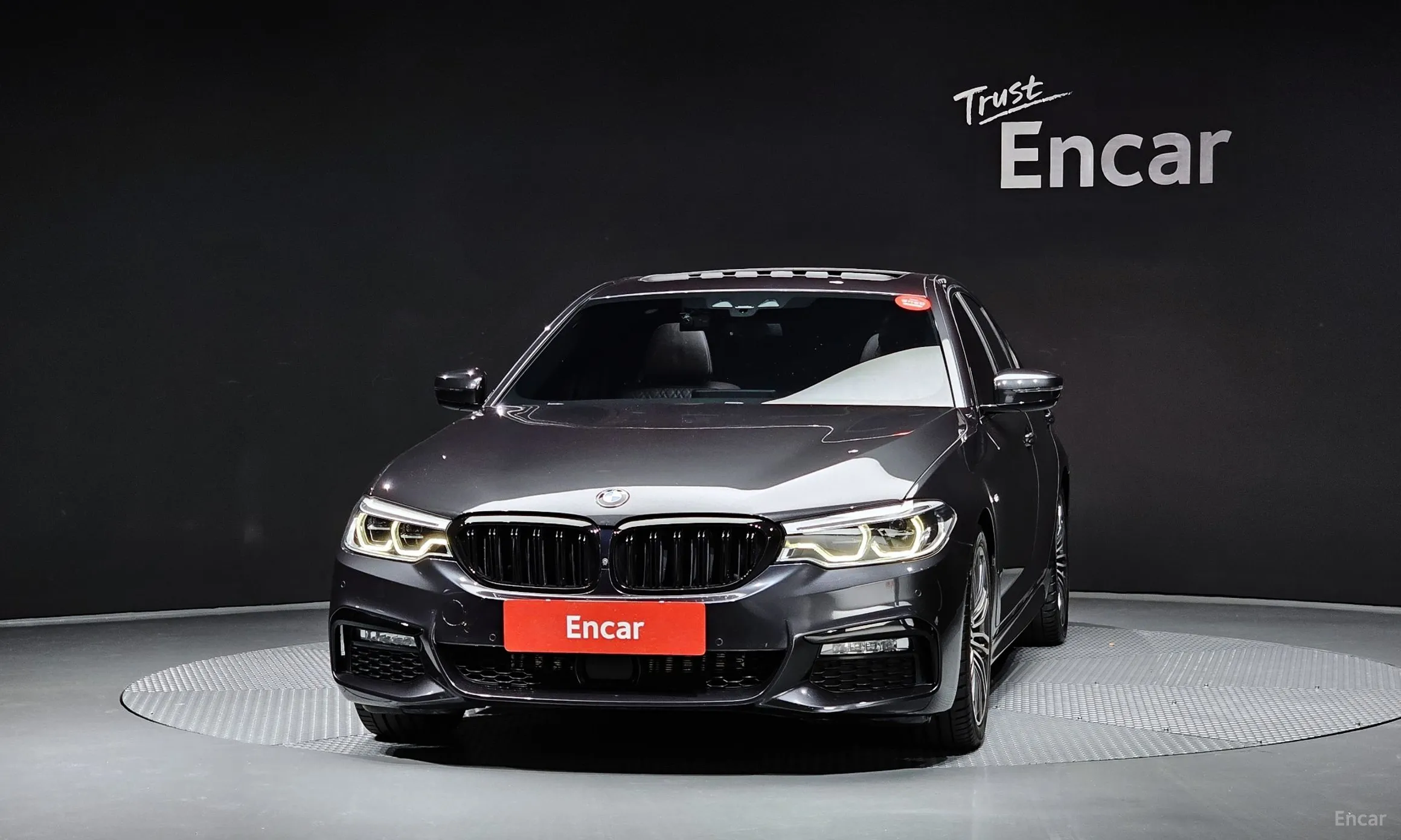 BMW 5 Series (G30) превью 2