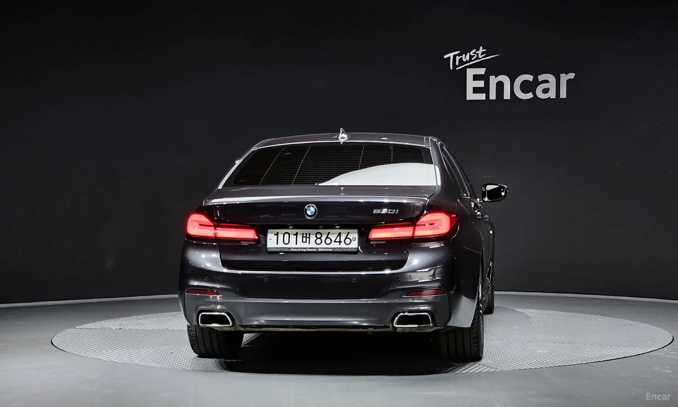 BMW 5 Series (G30) превью 3