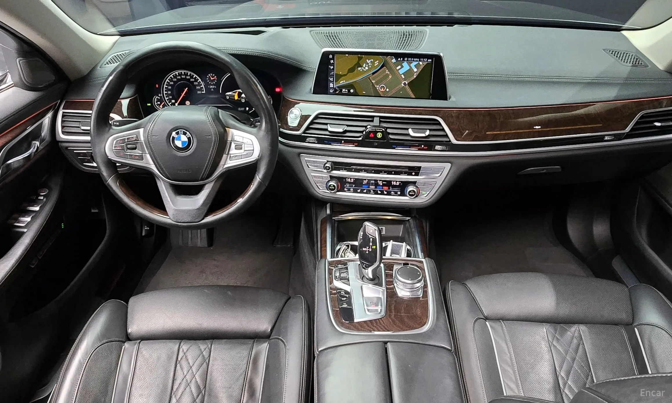 BMW 7 Series (G11) превью 4