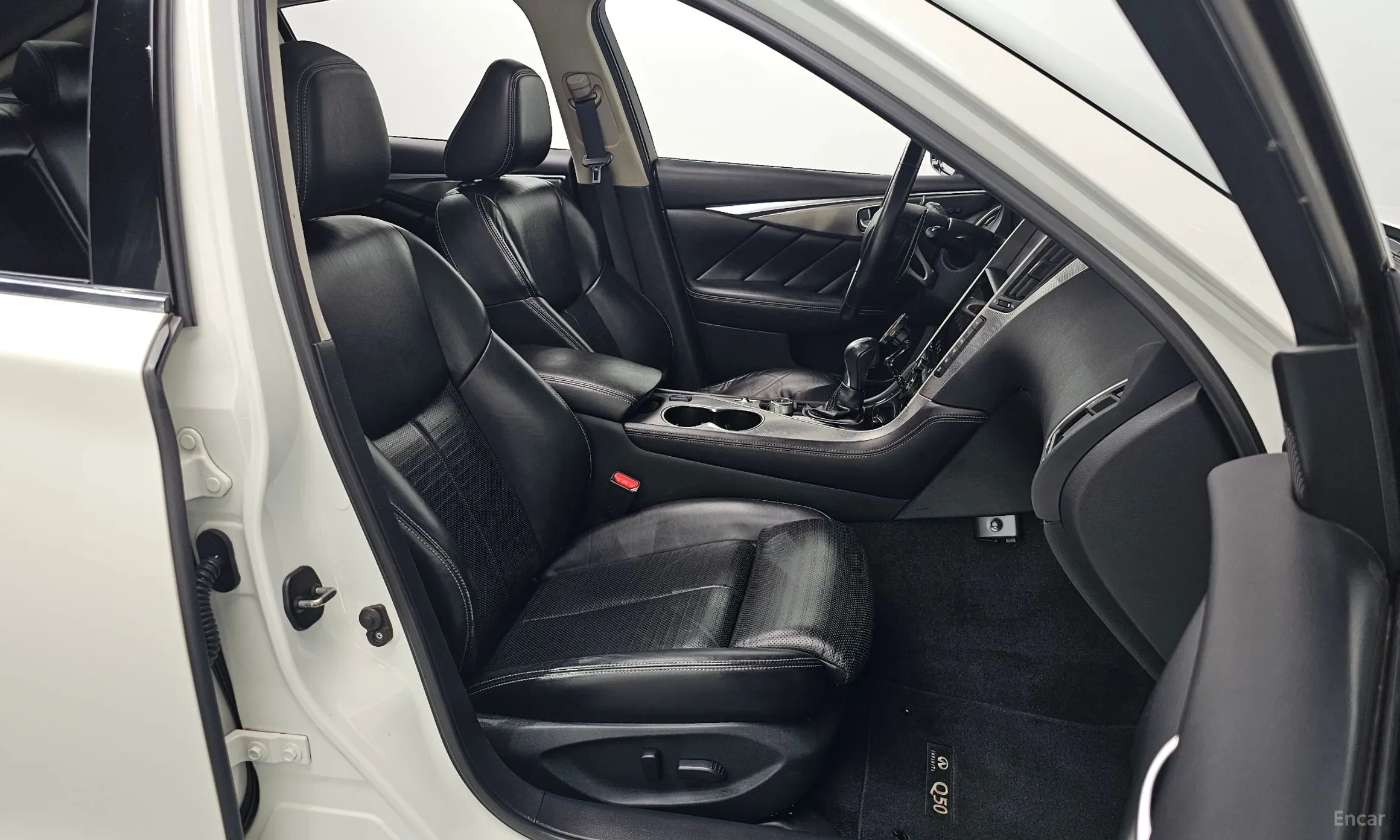 Infiniti Q50 превью 10