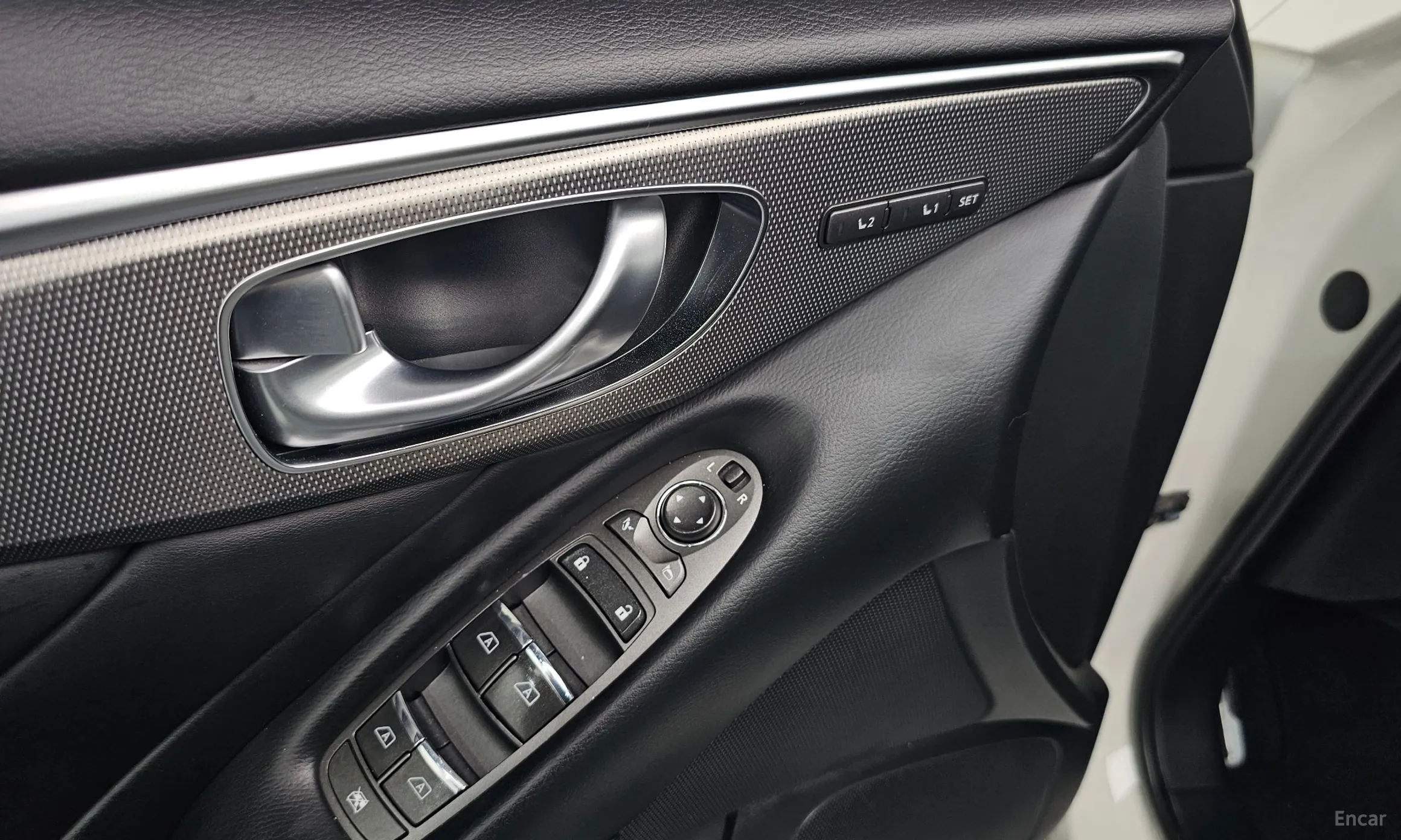 Infiniti Q50 превью 17