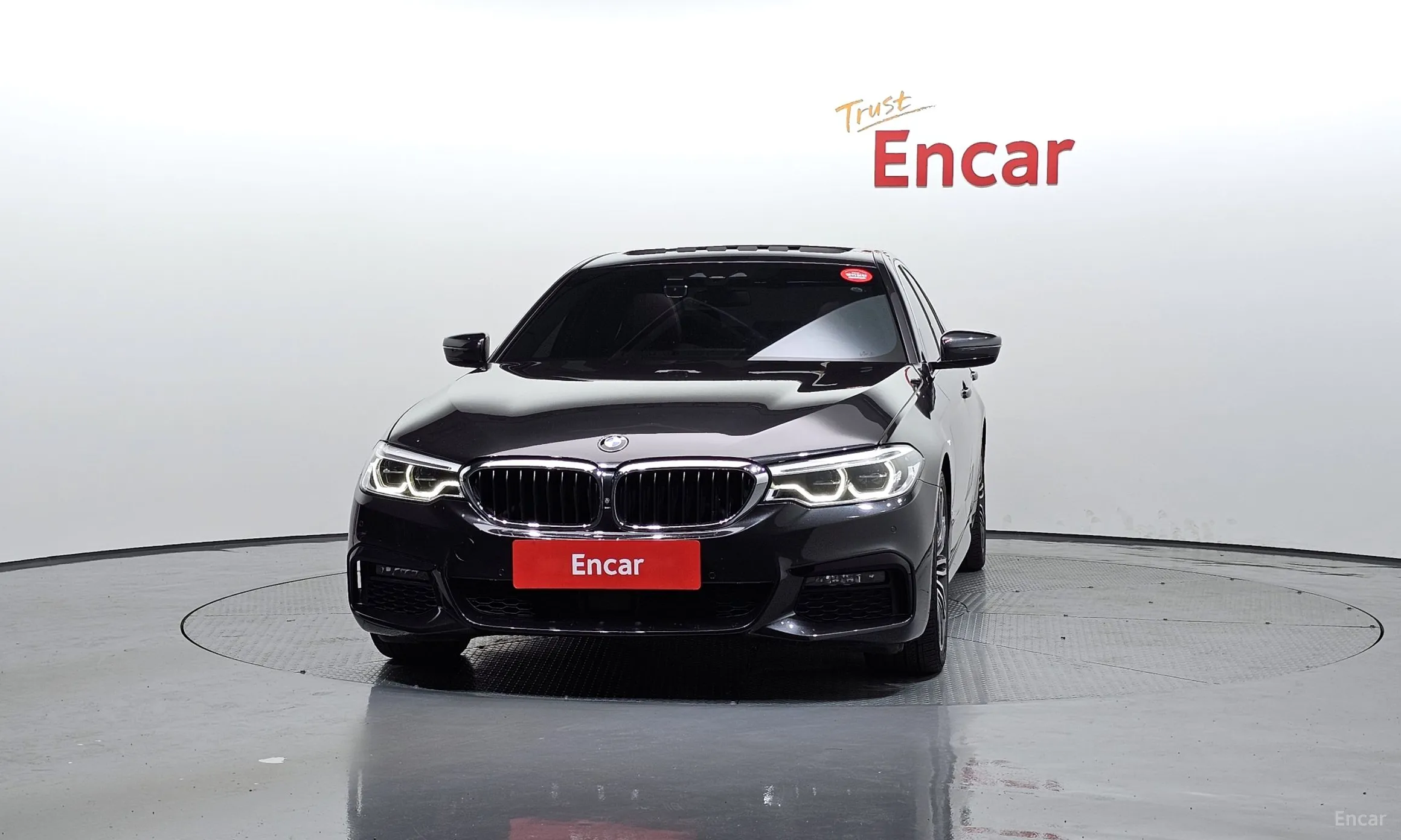 BMW 5 Series (G30) превью 2