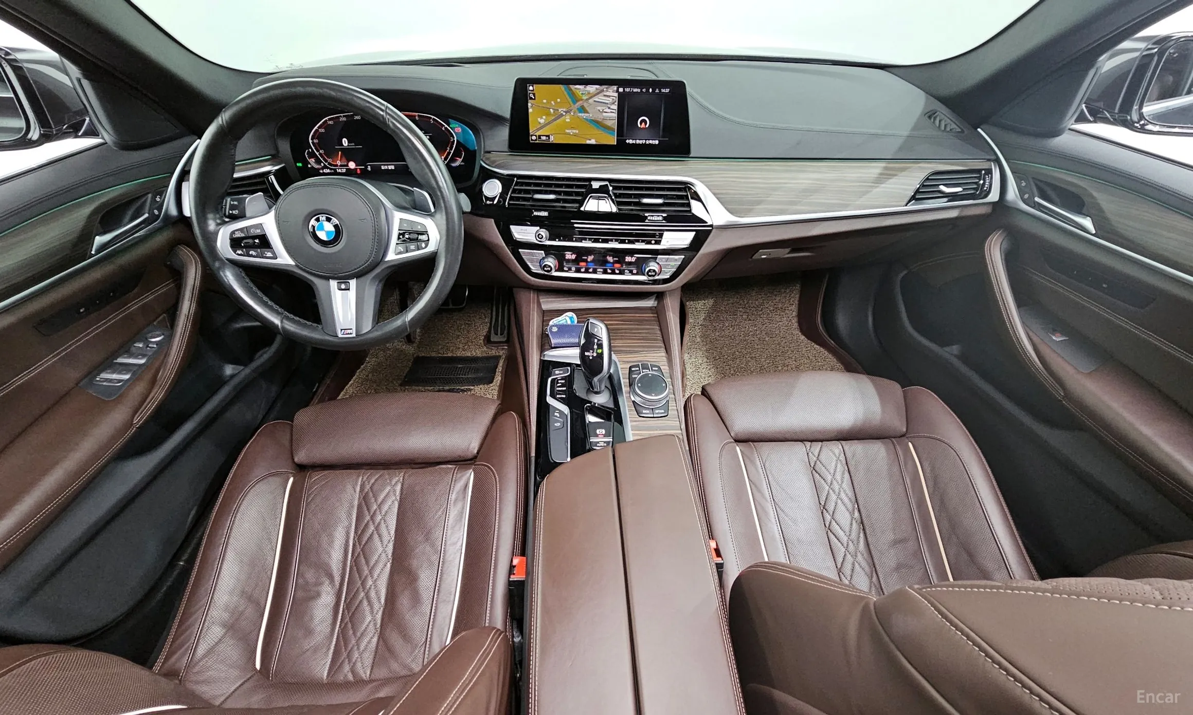 BMW 5 Series (G30) превью 4