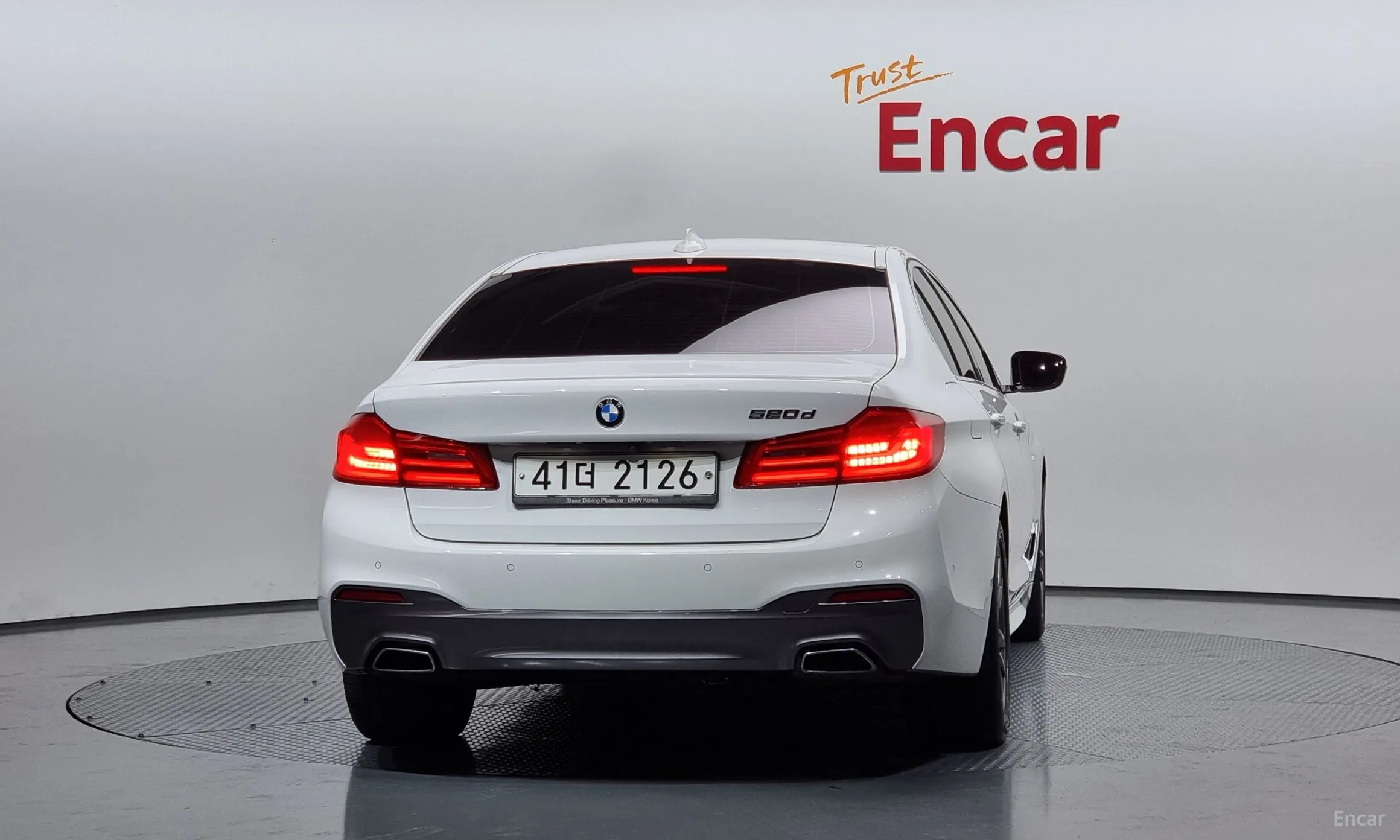 BMW 5 Series (G30) превью 3