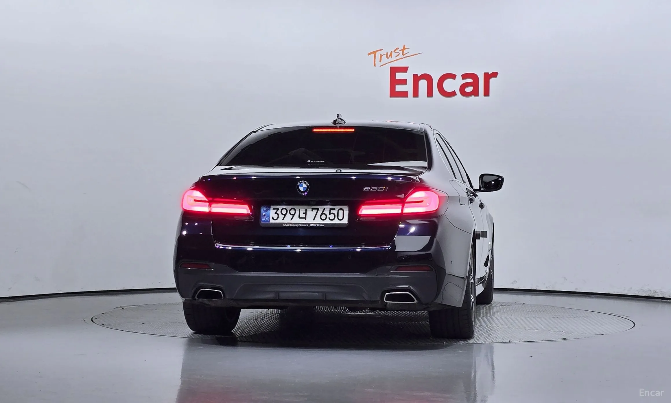 BMW 5 Series (G30) превью 3