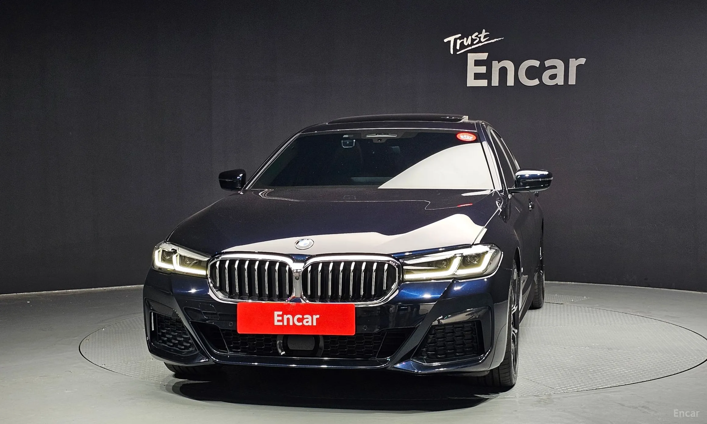 BMW 5 Series (G30) превью 2