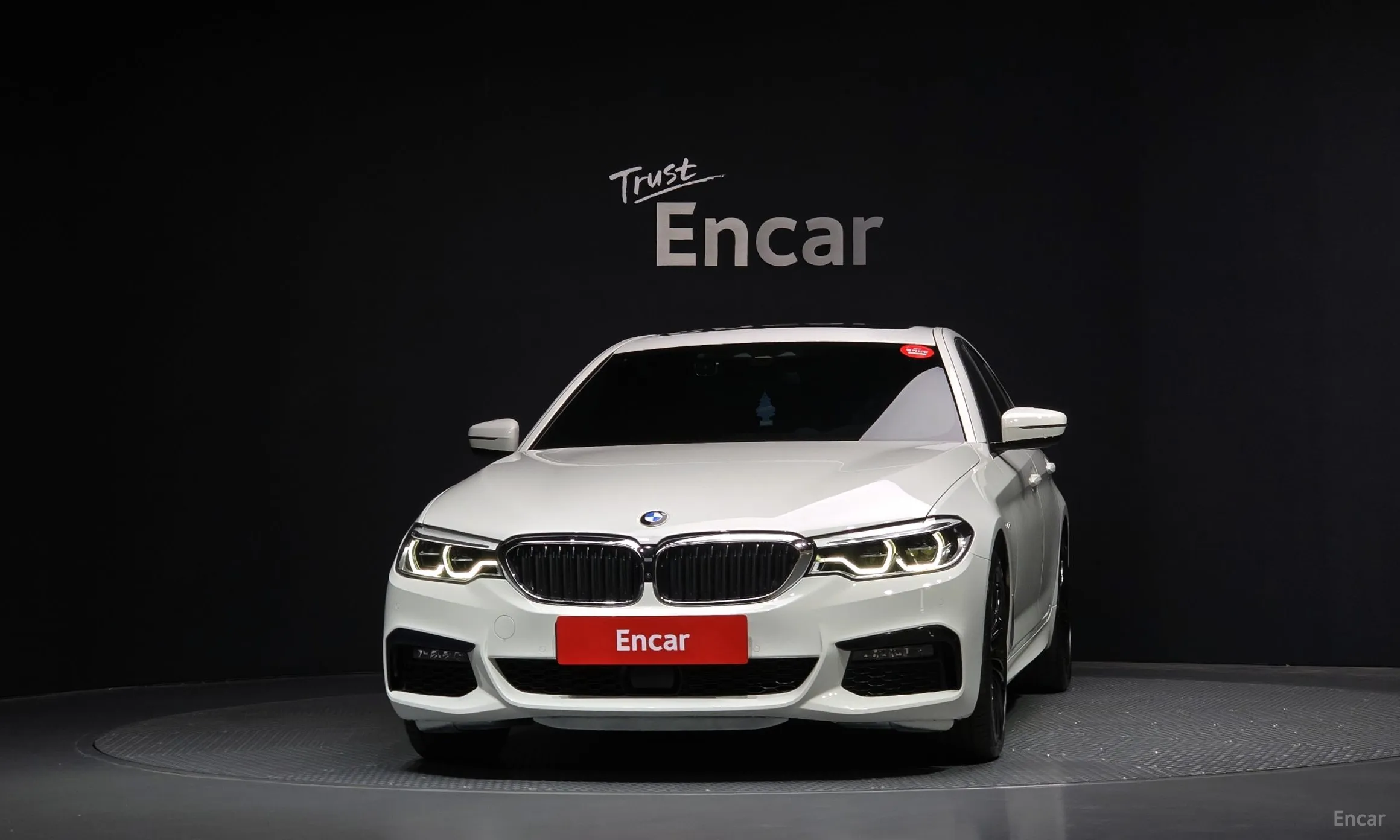 BMW 5 Series (G30) превью 2