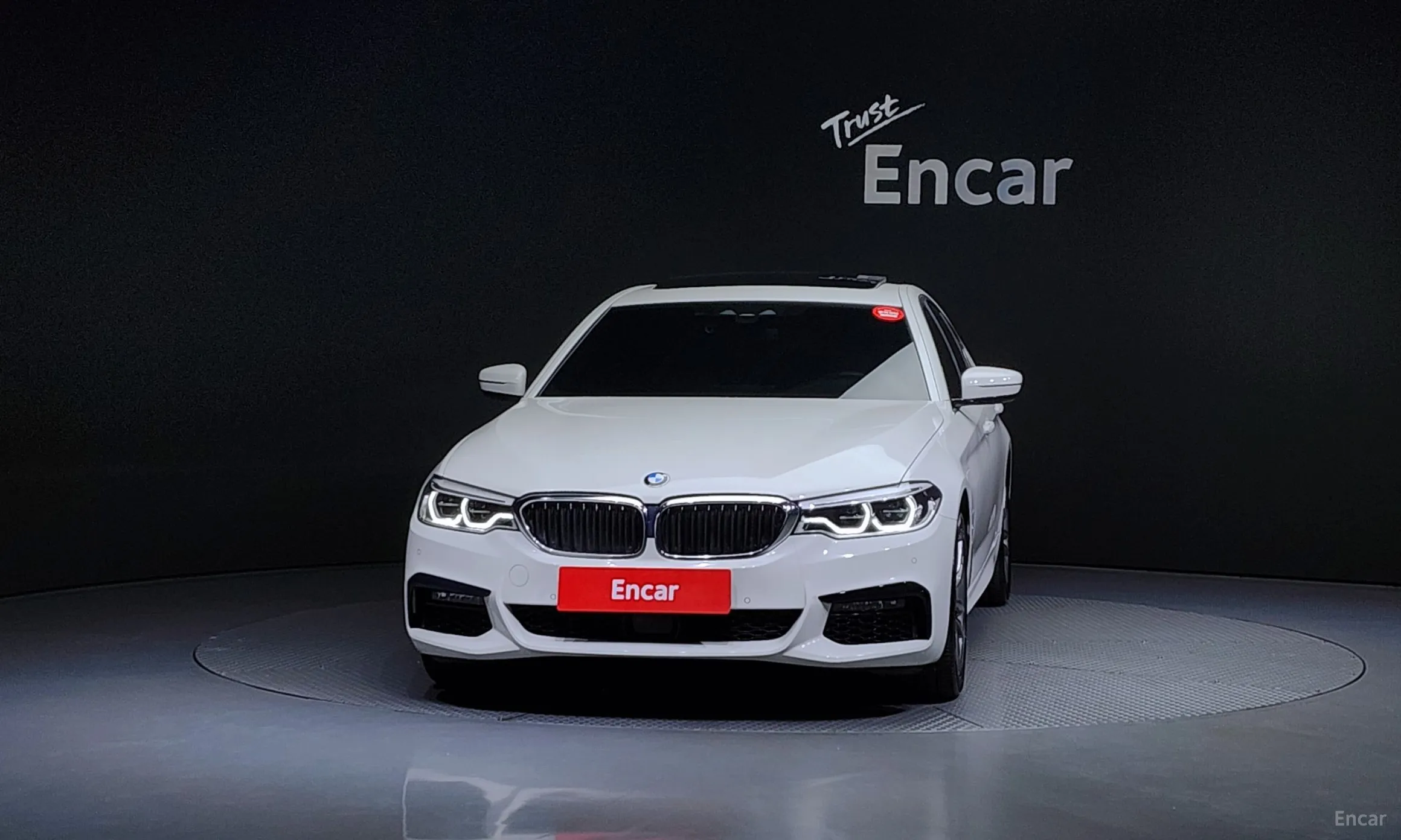 BMW 5 Series (G30) превью 2