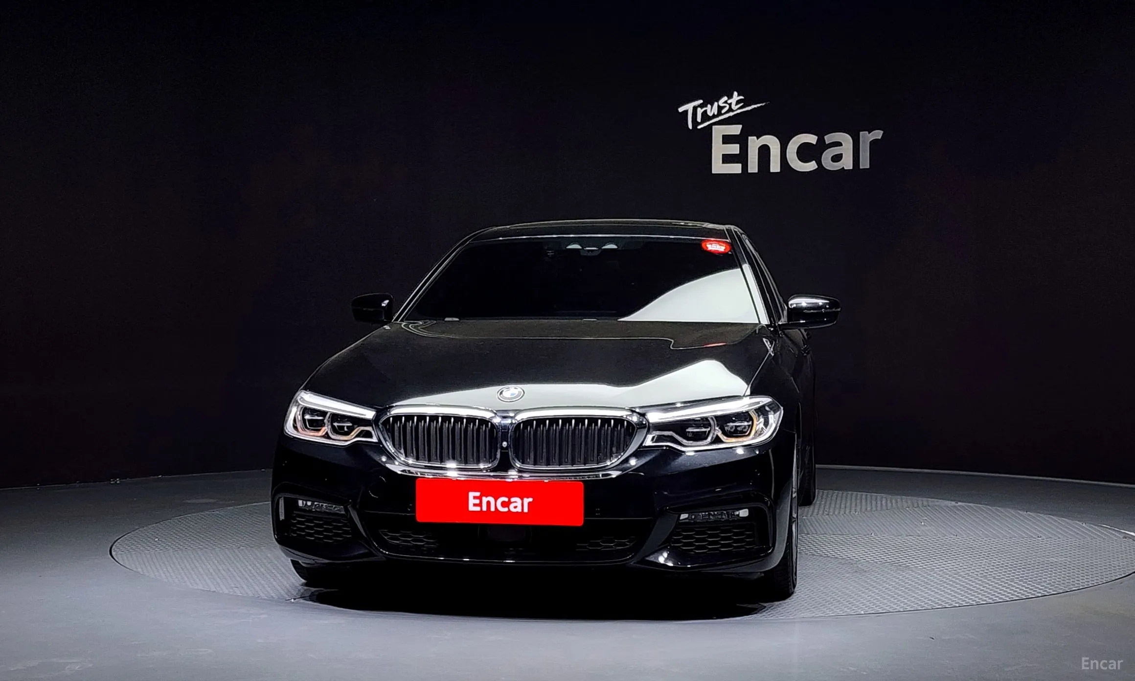 BMW 5 Series (G30) превью 2