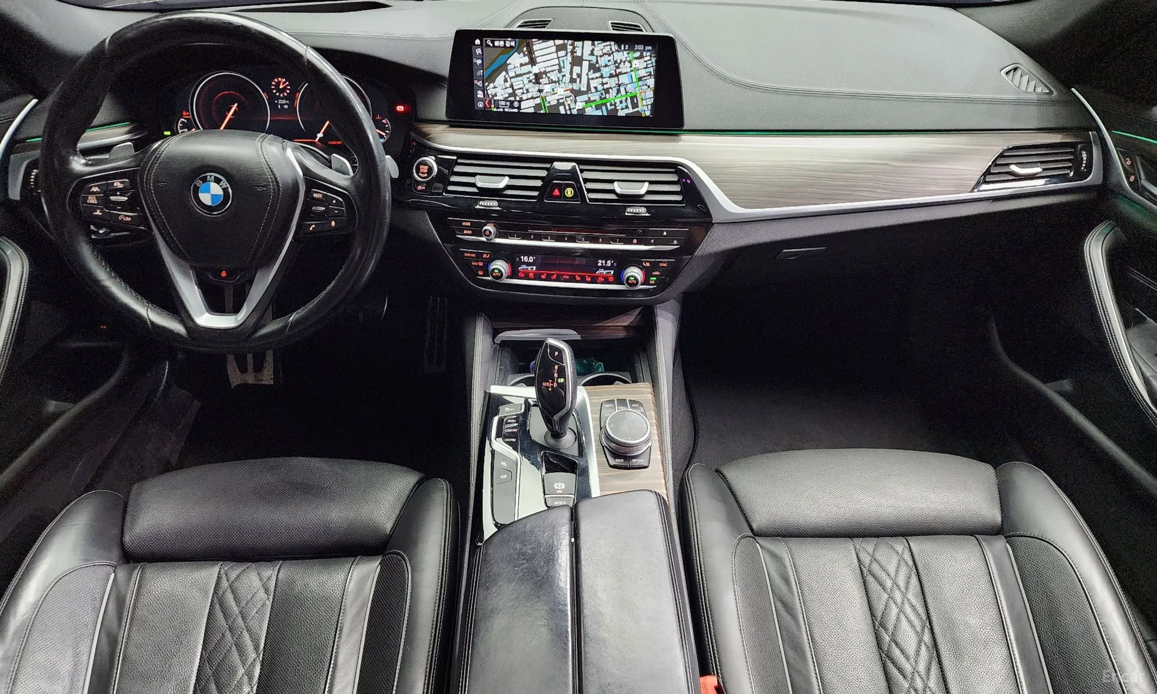 BMW 5 Series (G30) превью 4