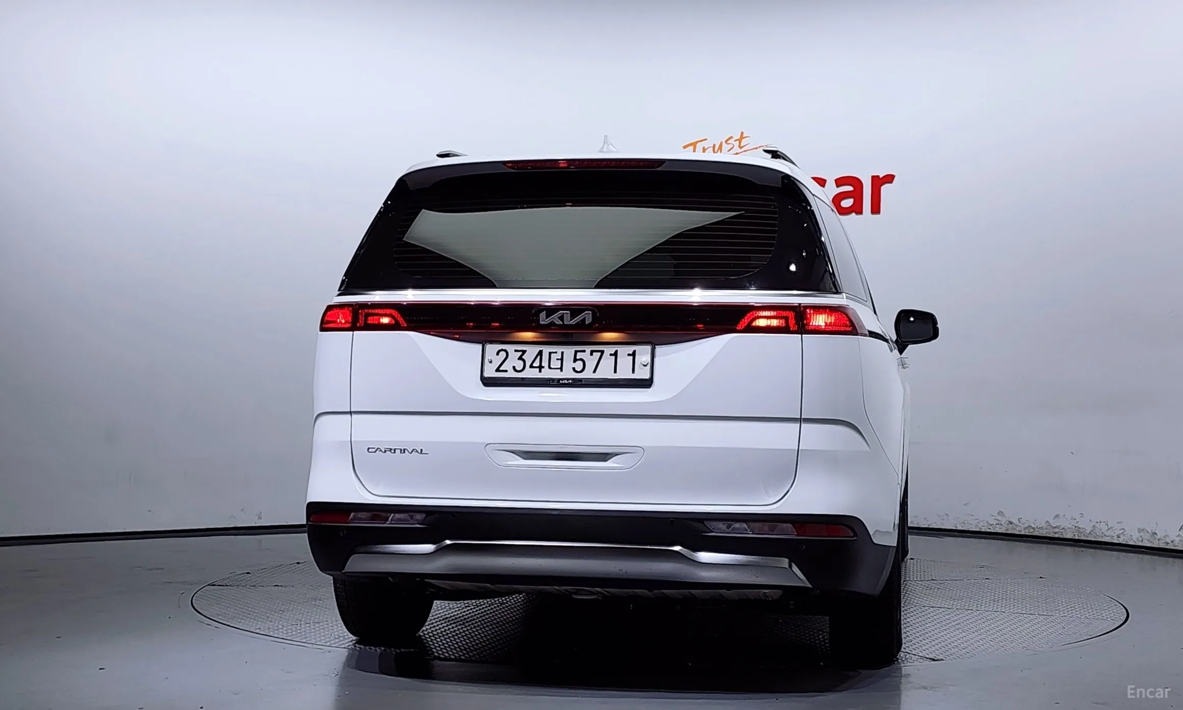 Kia Carnival Gen 4 превью 3