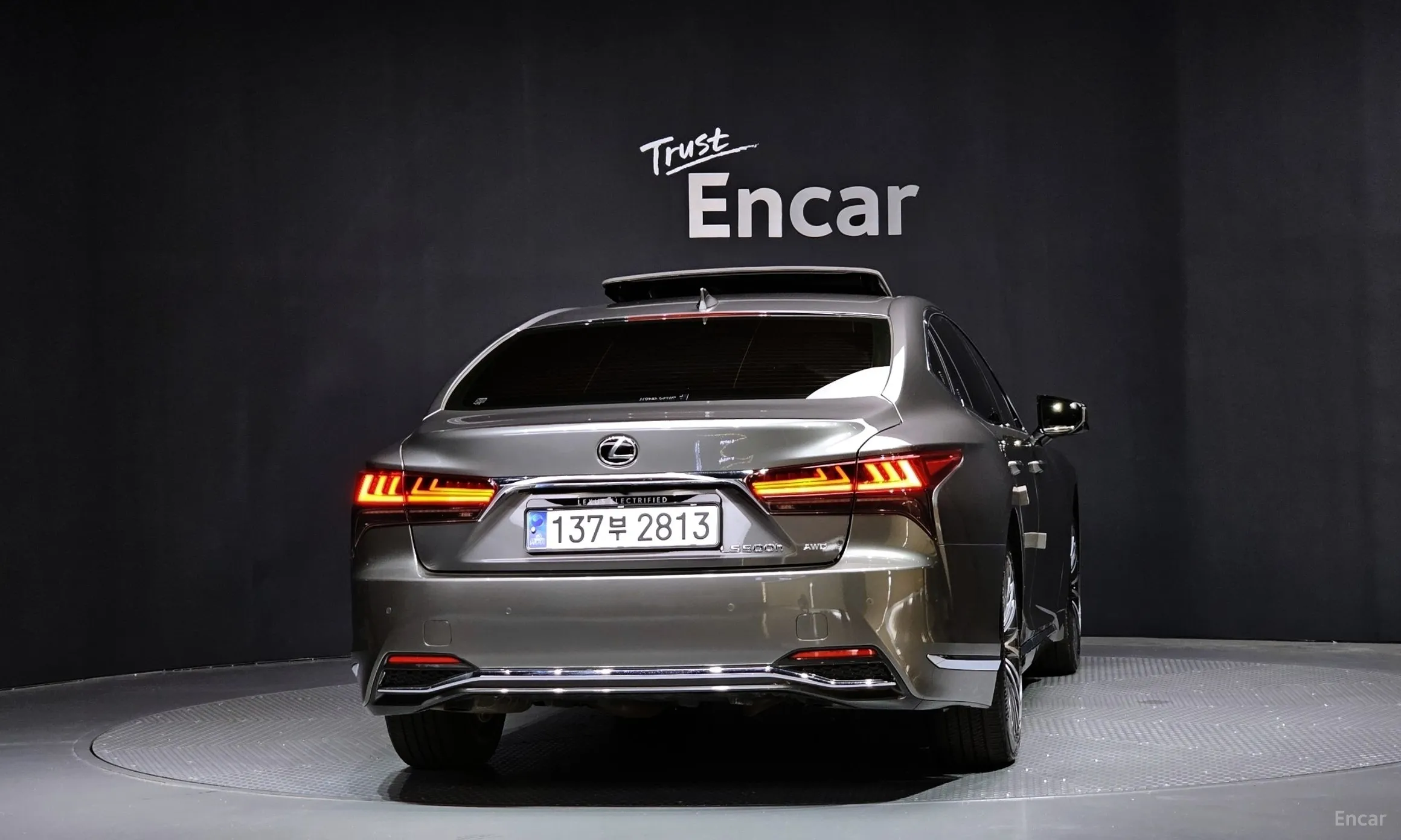 Lexus LS500h Gen 5 превью 4