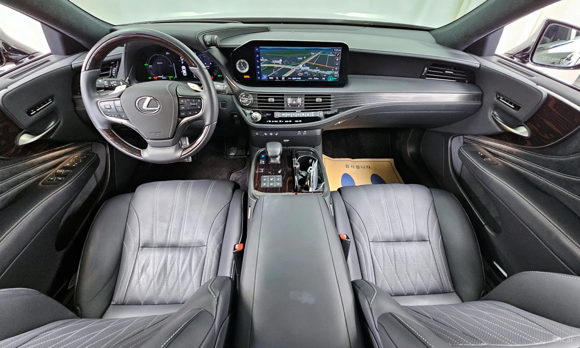 Lexus LS500h Gen 5 превью 7