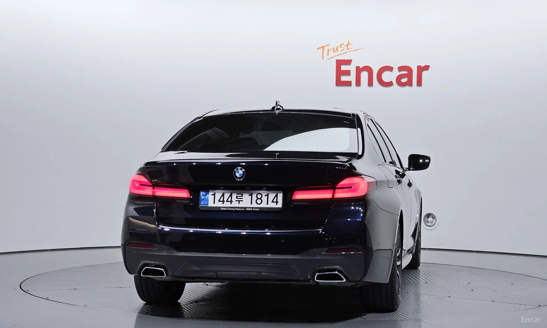 BMW 5 Series (G30) превью 3